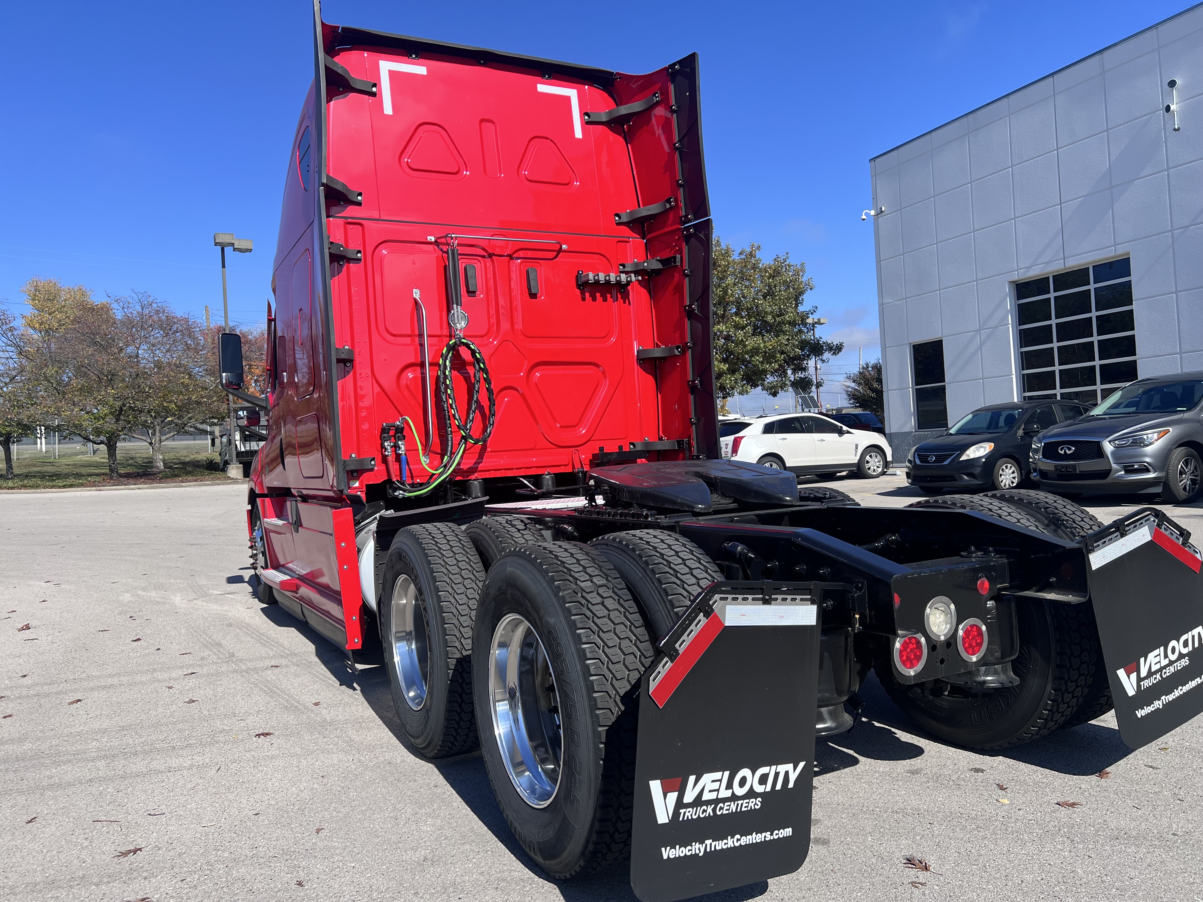2021 FREIGHTLINER CASCADIA 126SLP - image 4