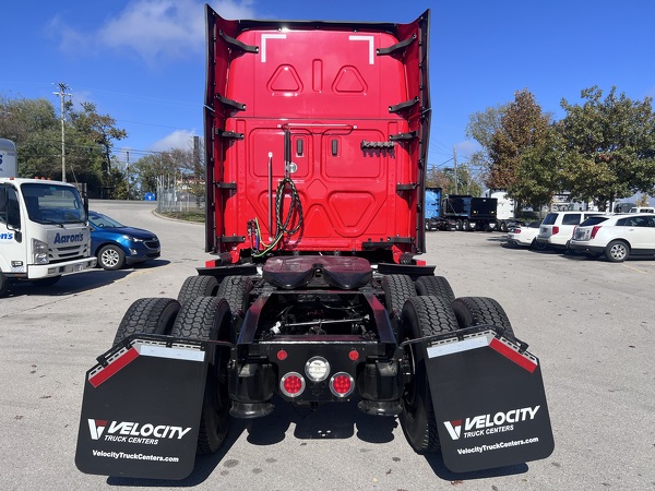 FREIGHTLINER CASCADIA 126SLP 2021