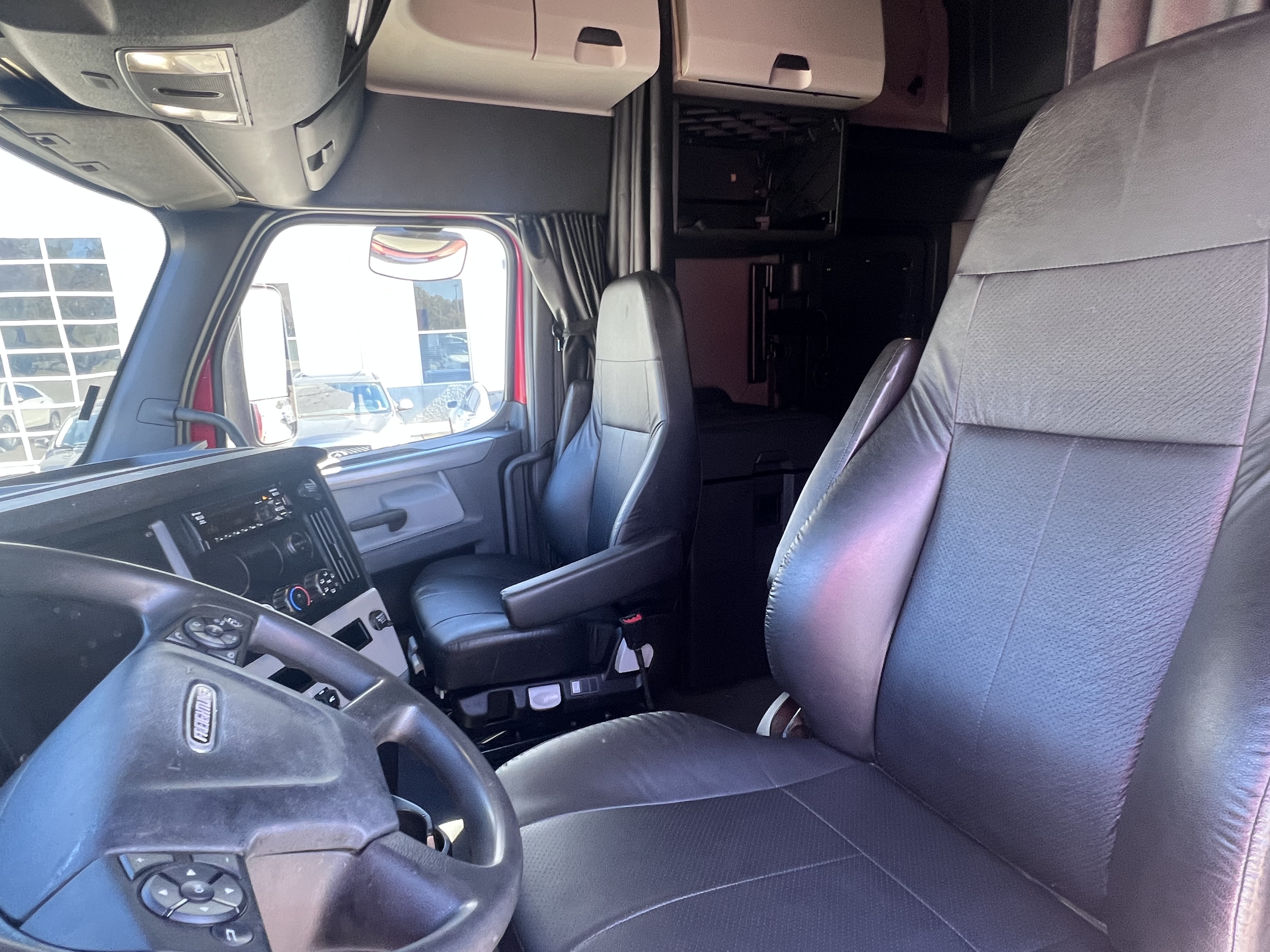 2021 FREIGHTLINER CASCADIA 126SLP - image 15