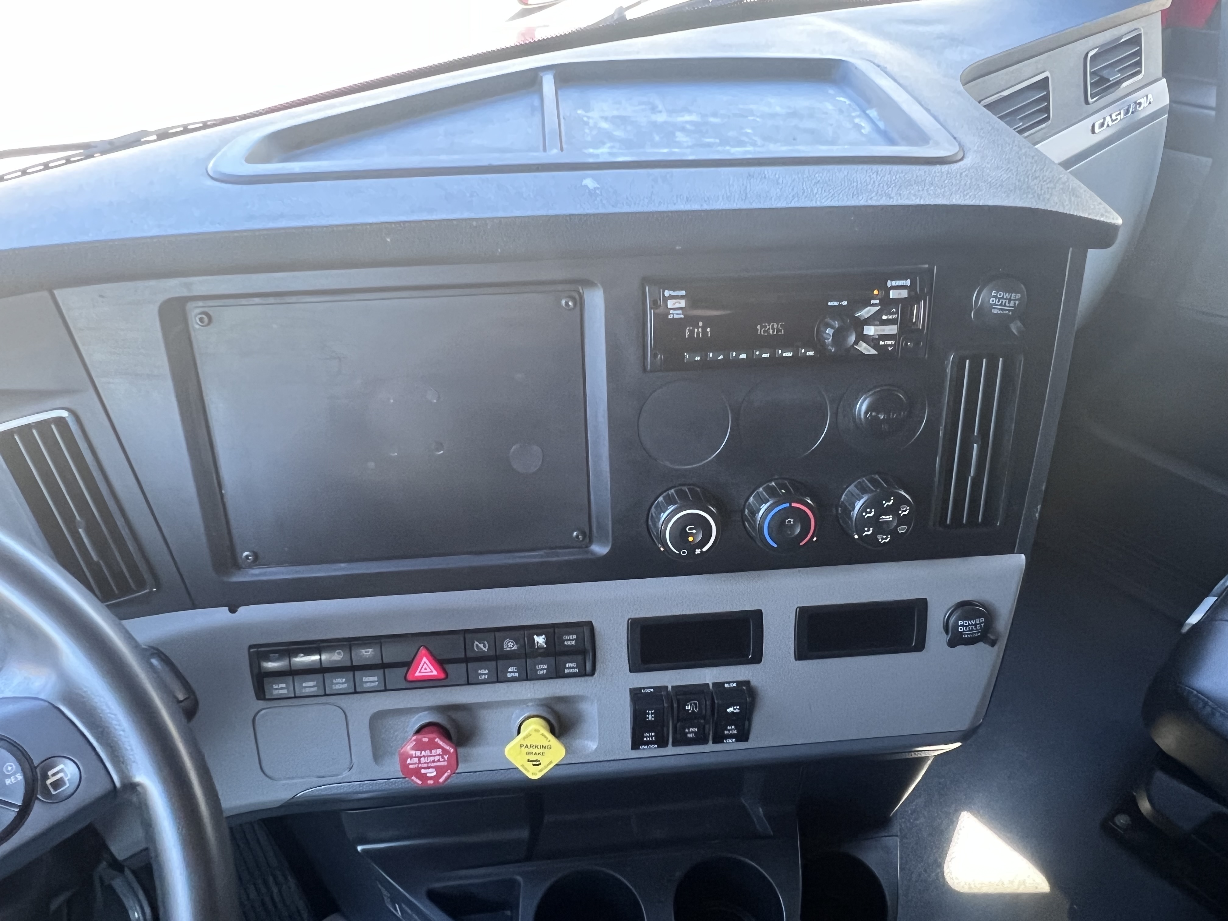 2021 FREIGHTLINER CASCADIA 126SLP - image 19