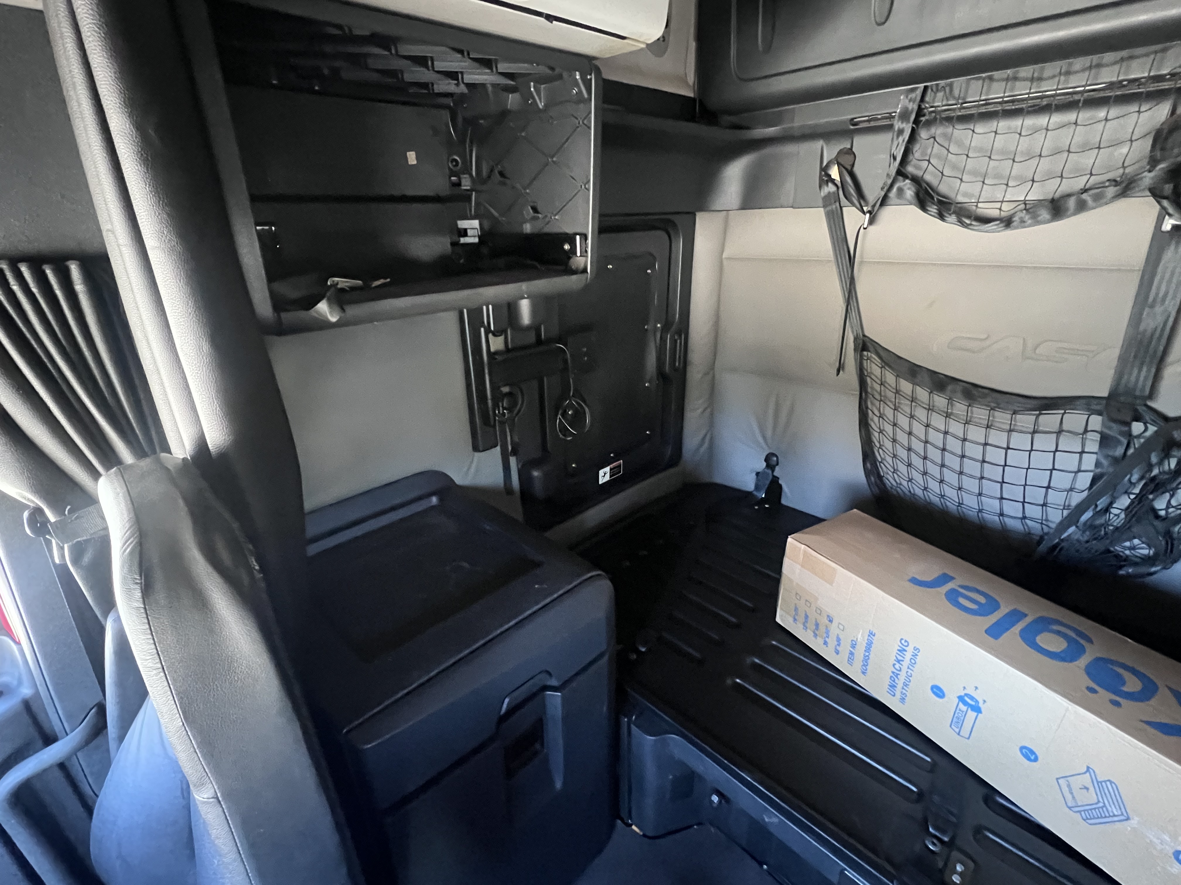 2021 FREIGHTLINER CASCADIA 126SLP - image 21