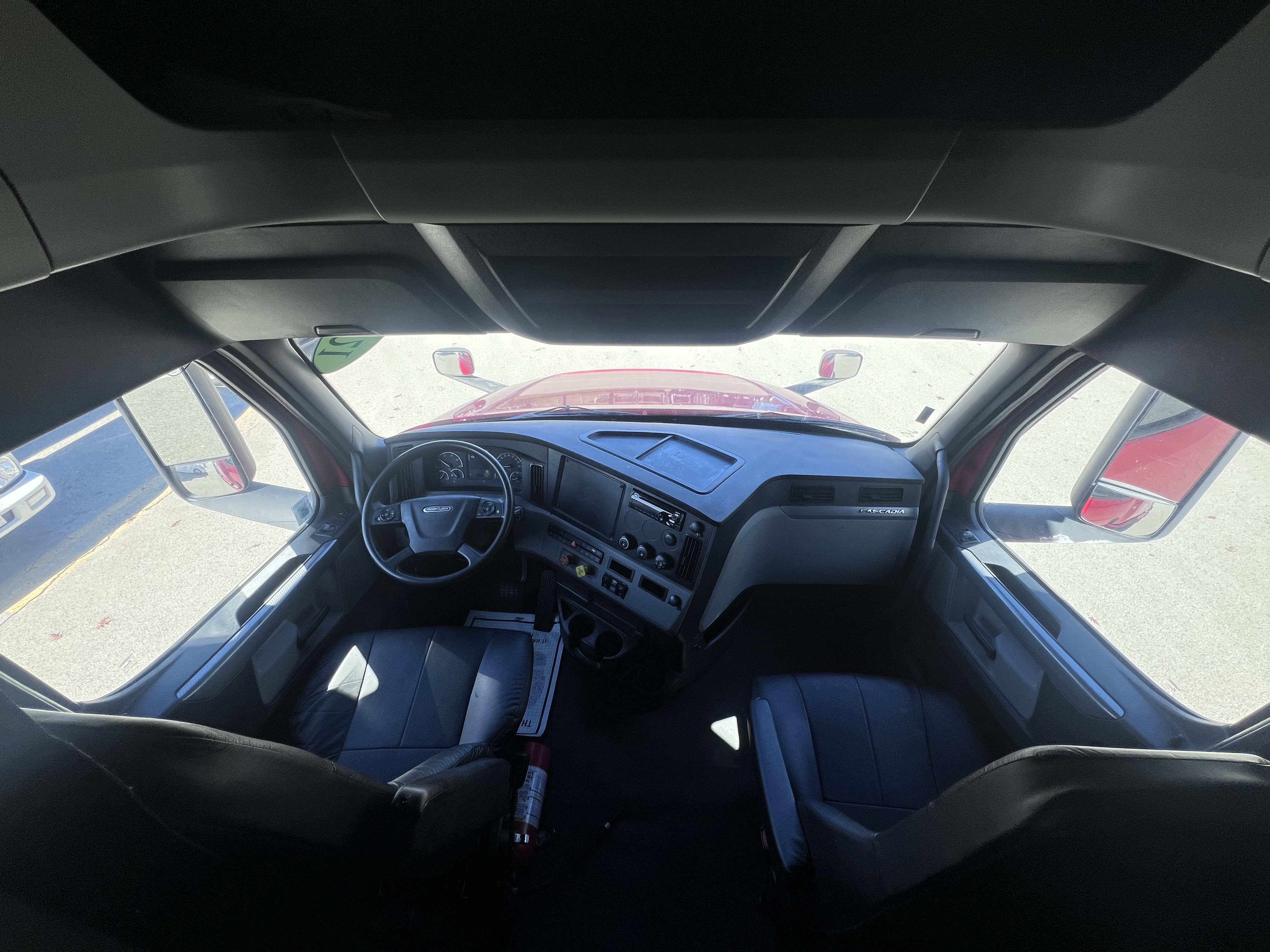 2021 FREIGHTLINER CASCADIA 126SLP - image 25