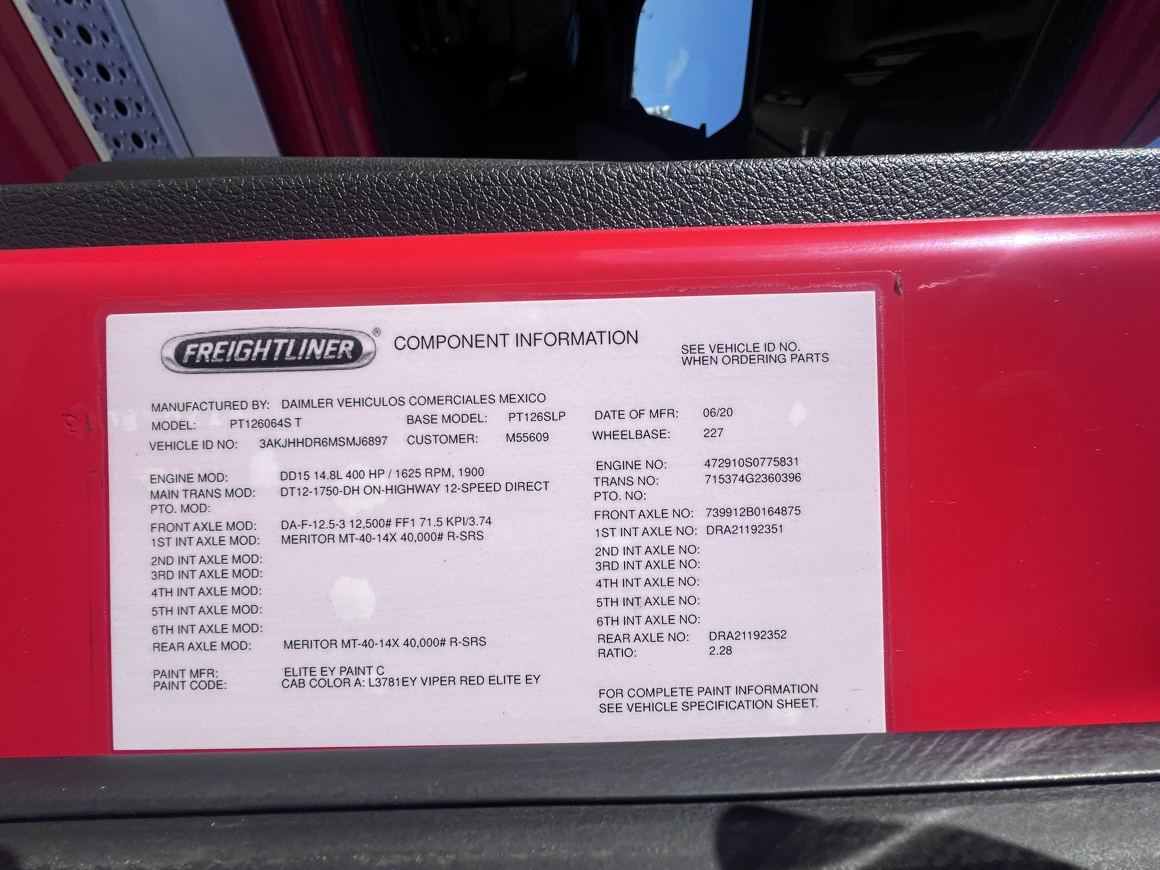 2021 FREIGHTLINER CASCADIA 126SLP - image 26