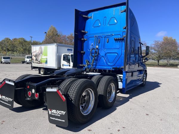 FREIGHTLINER CASCADIA 126SLP 2020