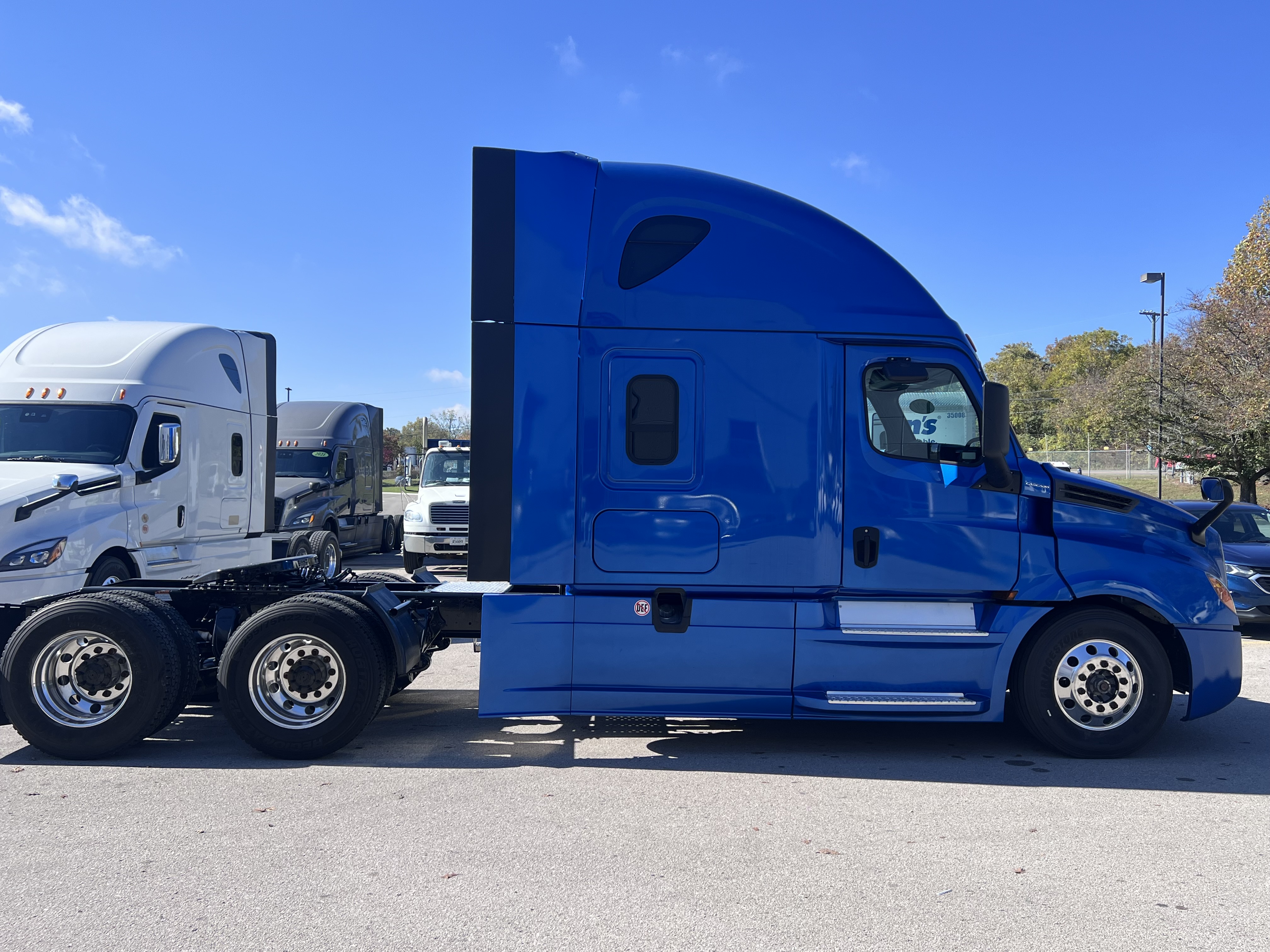 2020 FREIGHTLINER CASCADIA 126SLP - image 7