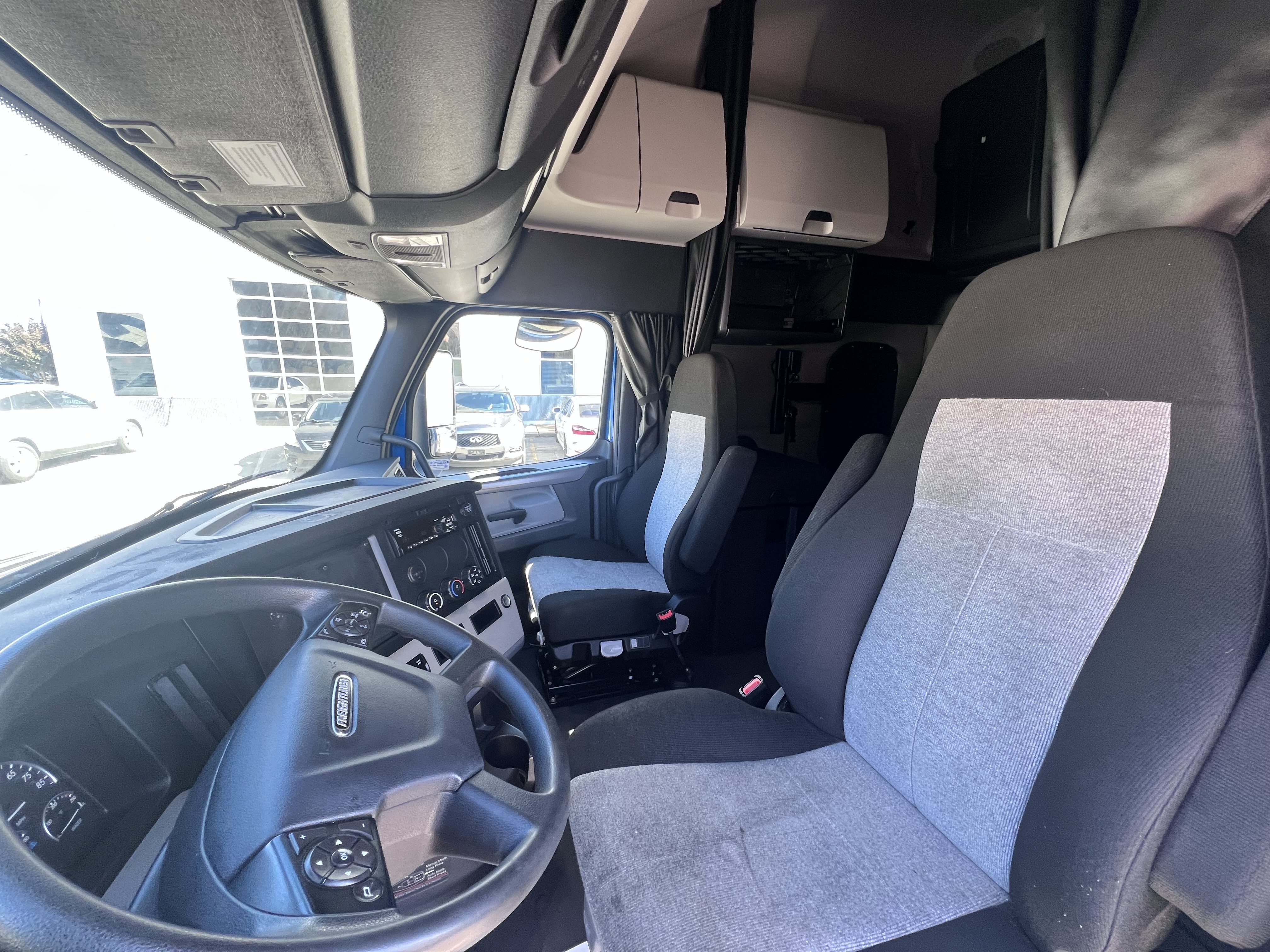 2020 FREIGHTLINER CASCADIA 126SLP - image 15