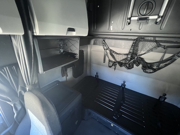 FREIGHTLINER CASCADIA 126SLP 2020