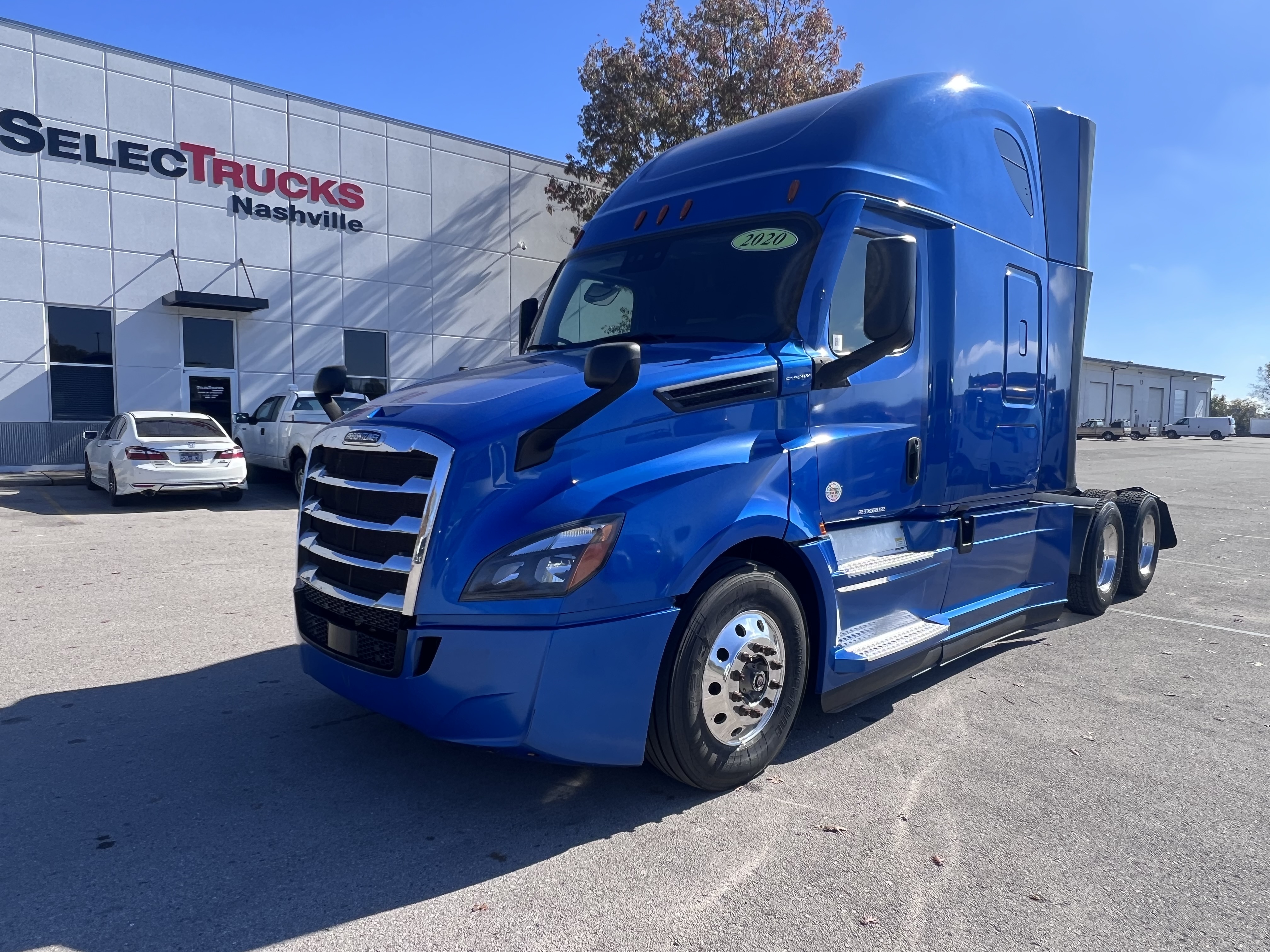 2020 FREIGHTLINER CASCADIA 126SLP - image 1