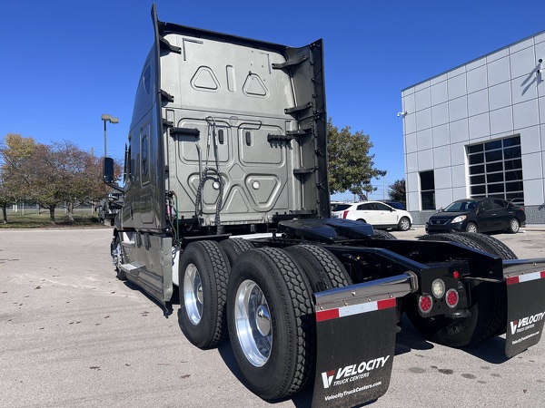 FREIGHTLINER CASCADIA 126SLP 2020