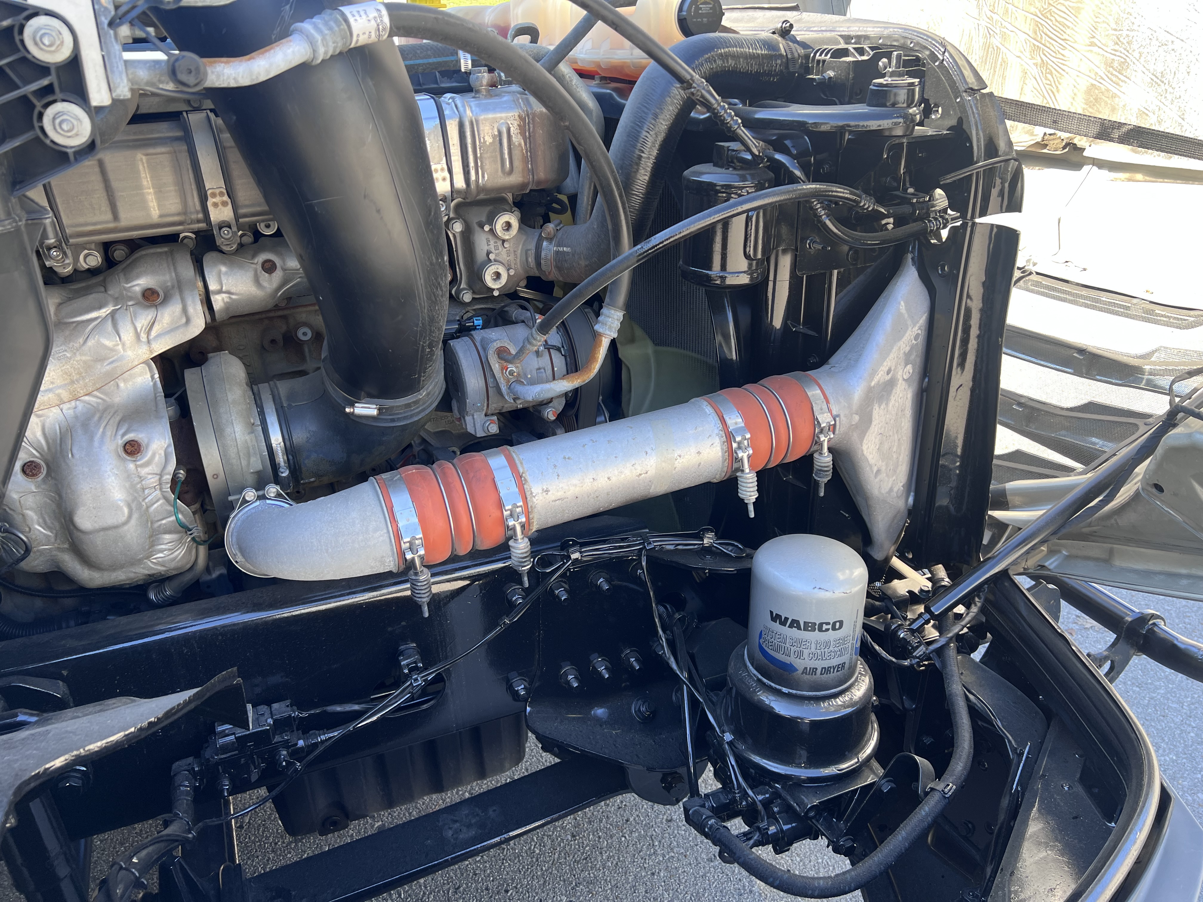 2020 FREIGHTLINER CASCADIA 126SLP - image 10