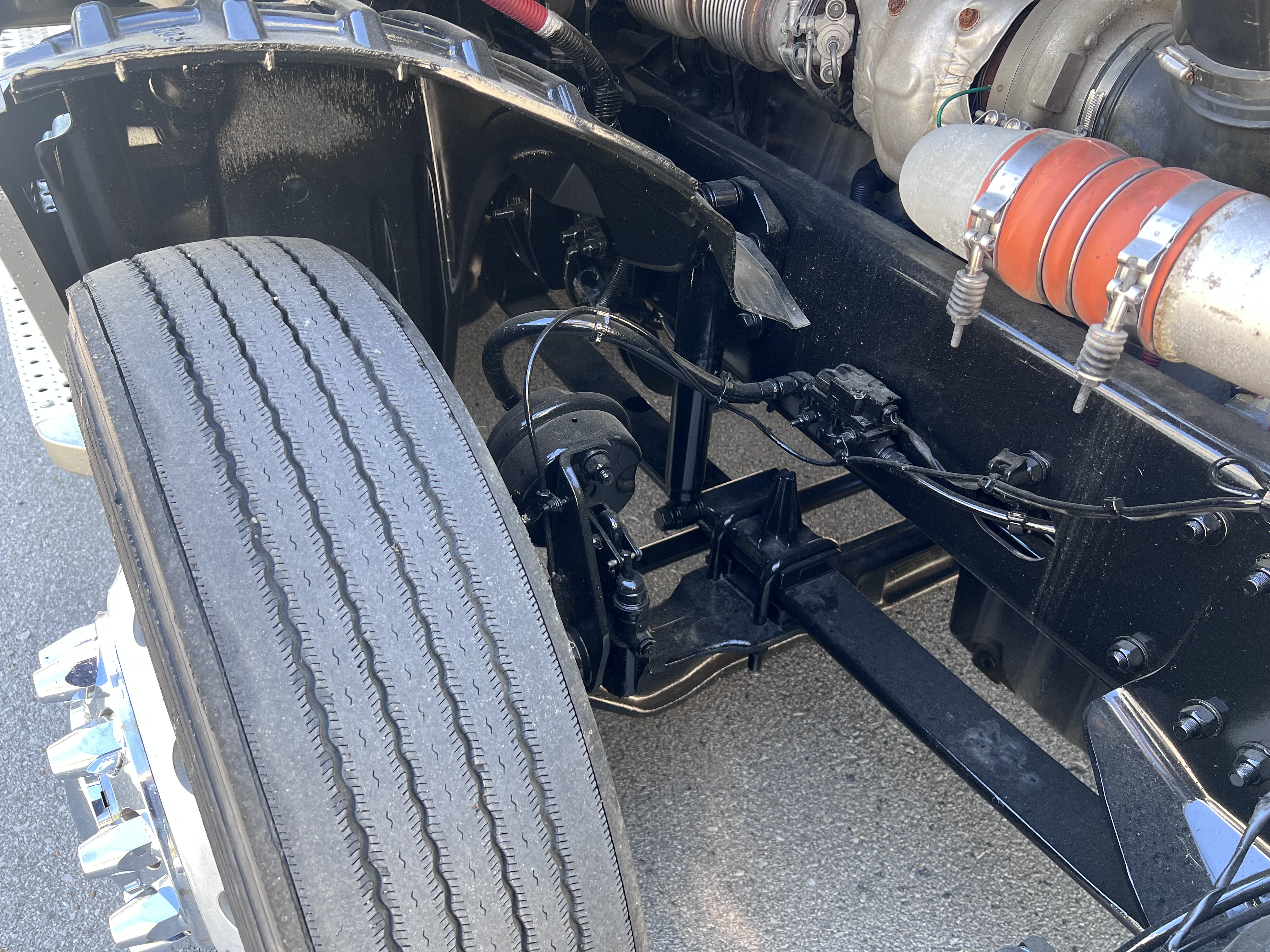 2020 FREIGHTLINER CASCADIA 126SLP - image 11