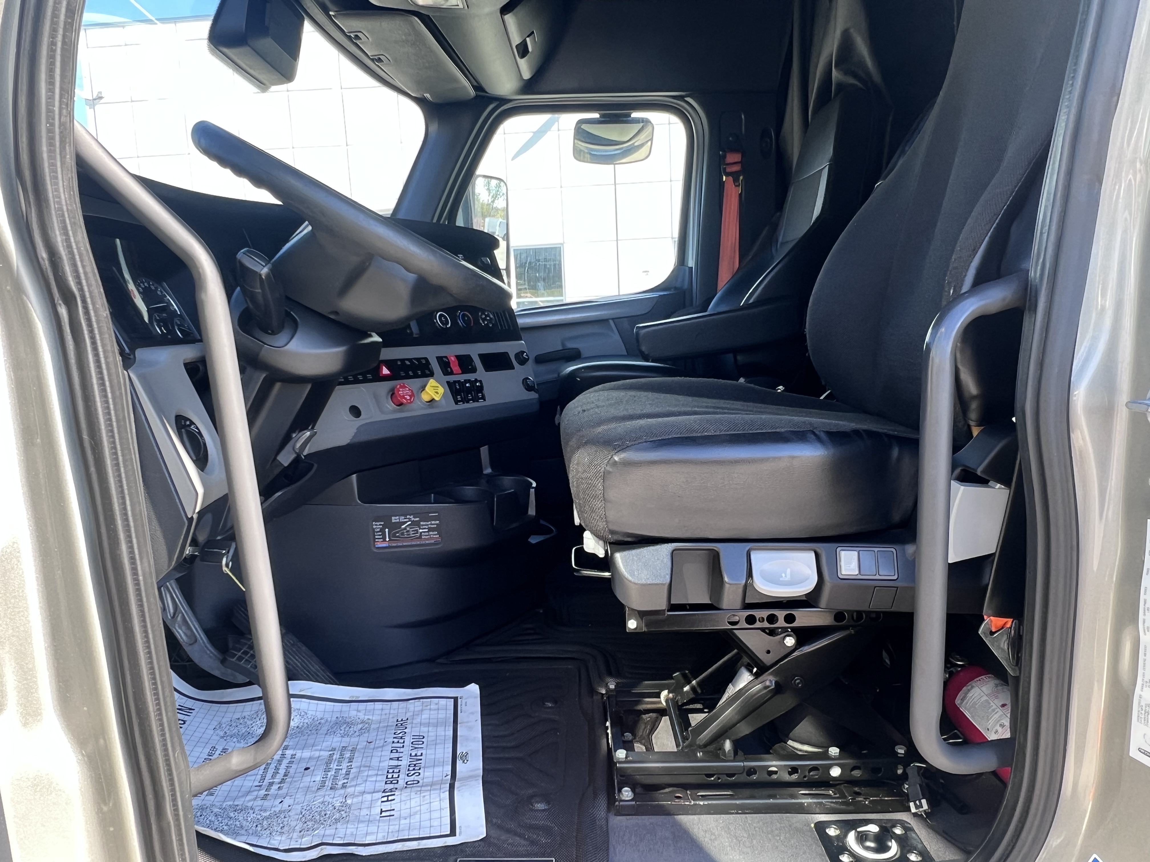 2020 FREIGHTLINER CASCADIA 126SLP - image 14