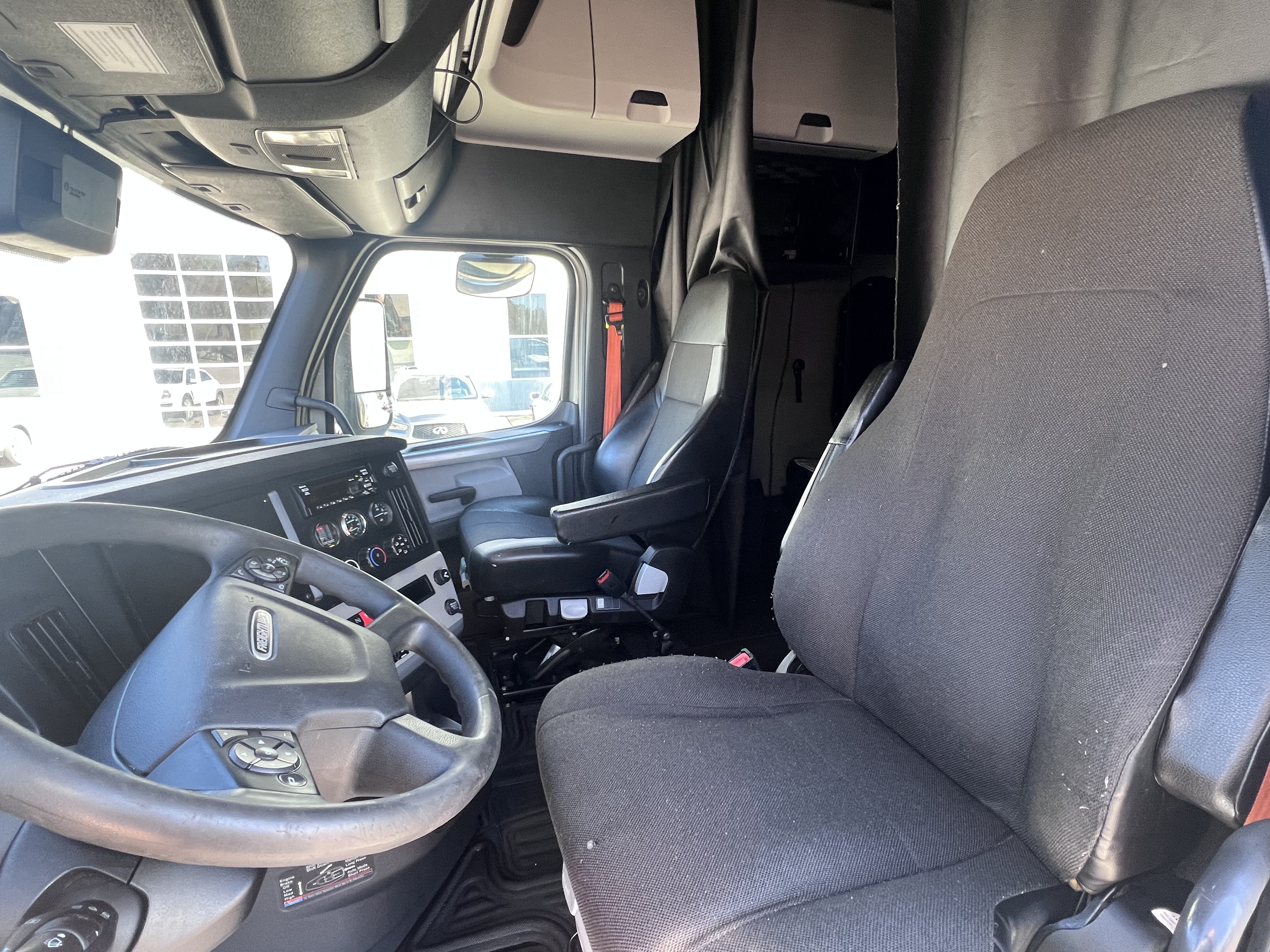 2020 FREIGHTLINER CASCADIA 126SLP - image 15