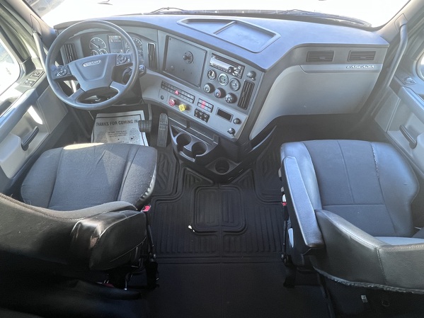 FREIGHTLINER CASCADIA 126SLP 2020