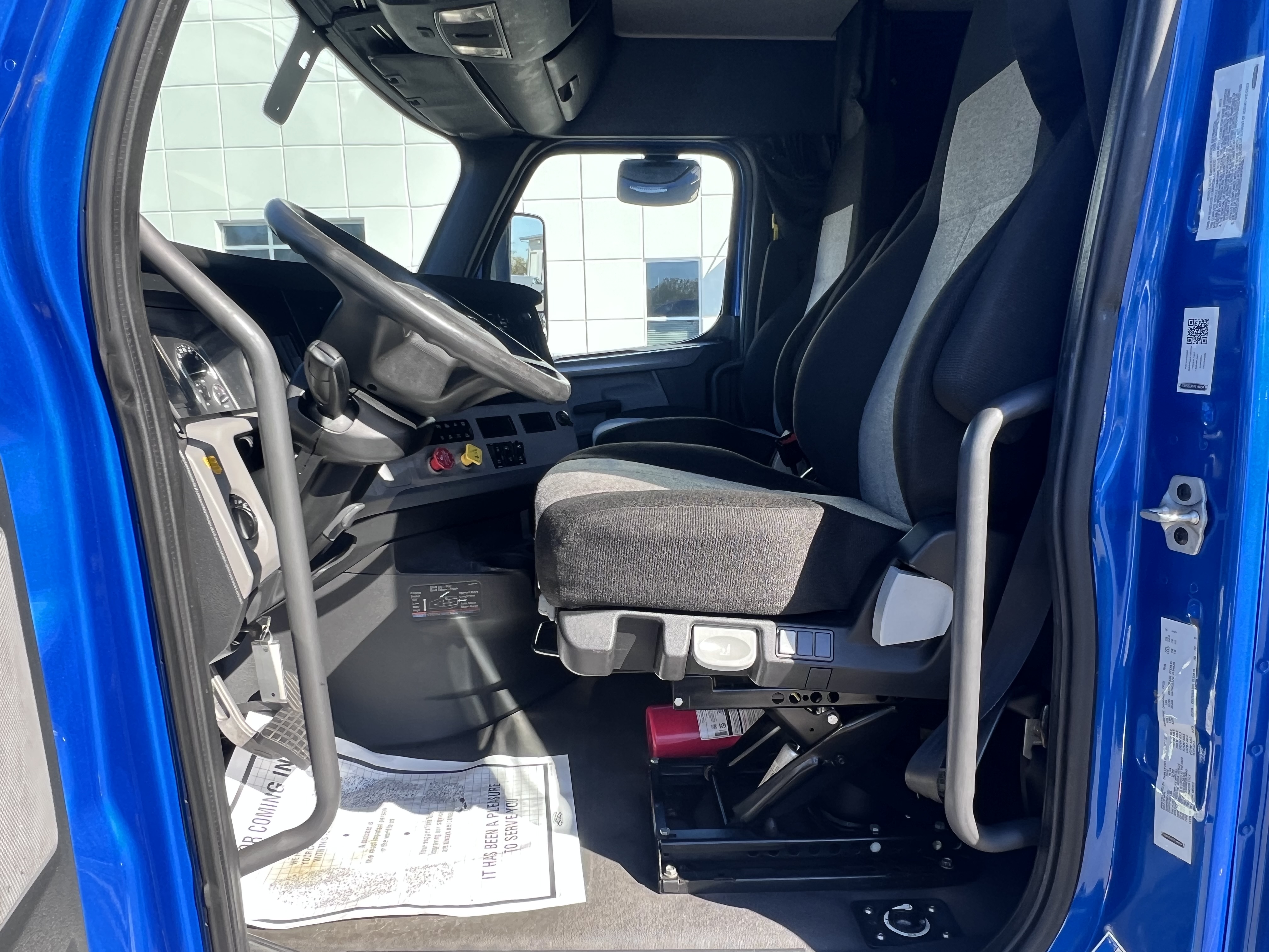 2020 FREIGHTLINER CASCADIA 126SLP - image 15