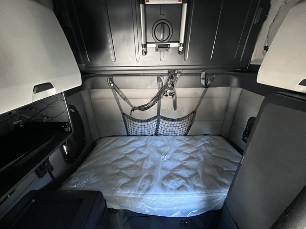 FREIGHTLINER CASCADIA 126SLP 2020