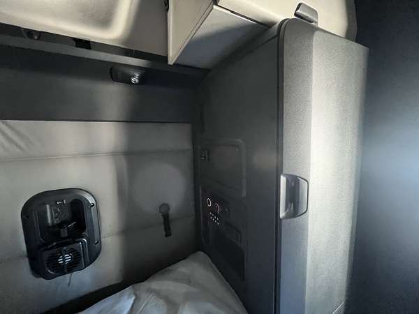 FREIGHTLINER CASCADIA 126SLP 2020