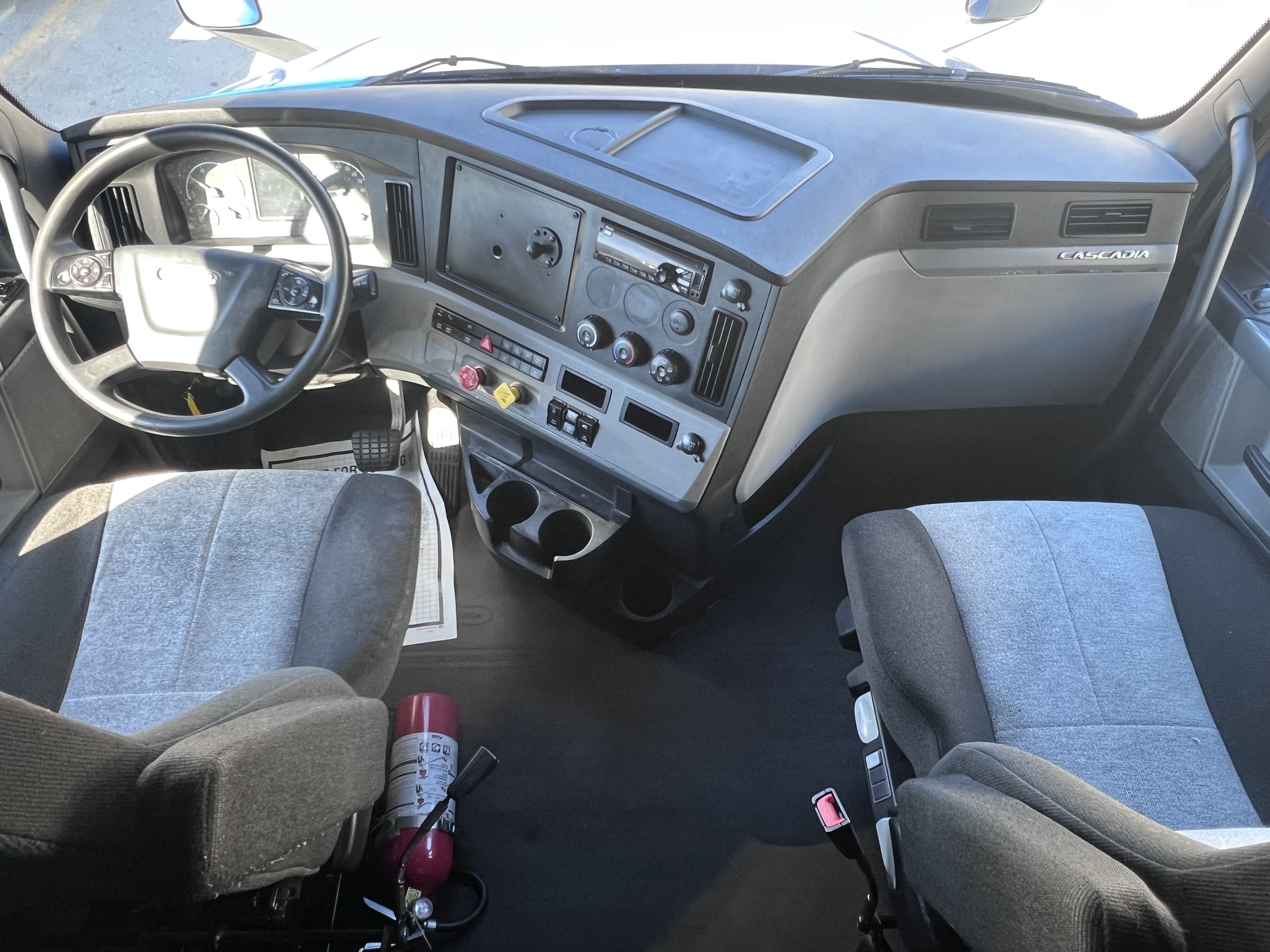 2020 FREIGHTLINER CASCADIA 126SLP - image 25