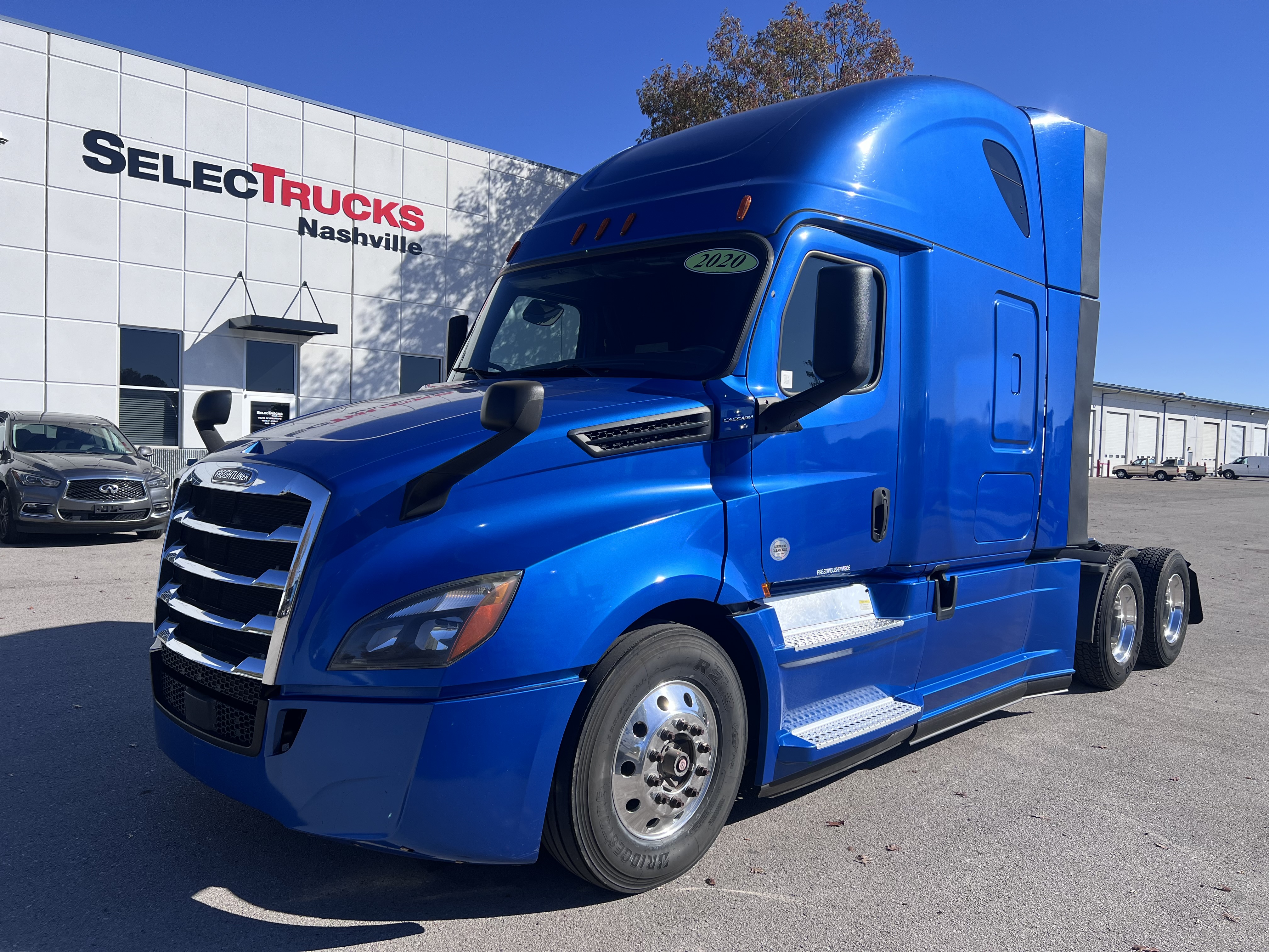 2020 FREIGHTLINER CASCADIA 126SLP - image 1