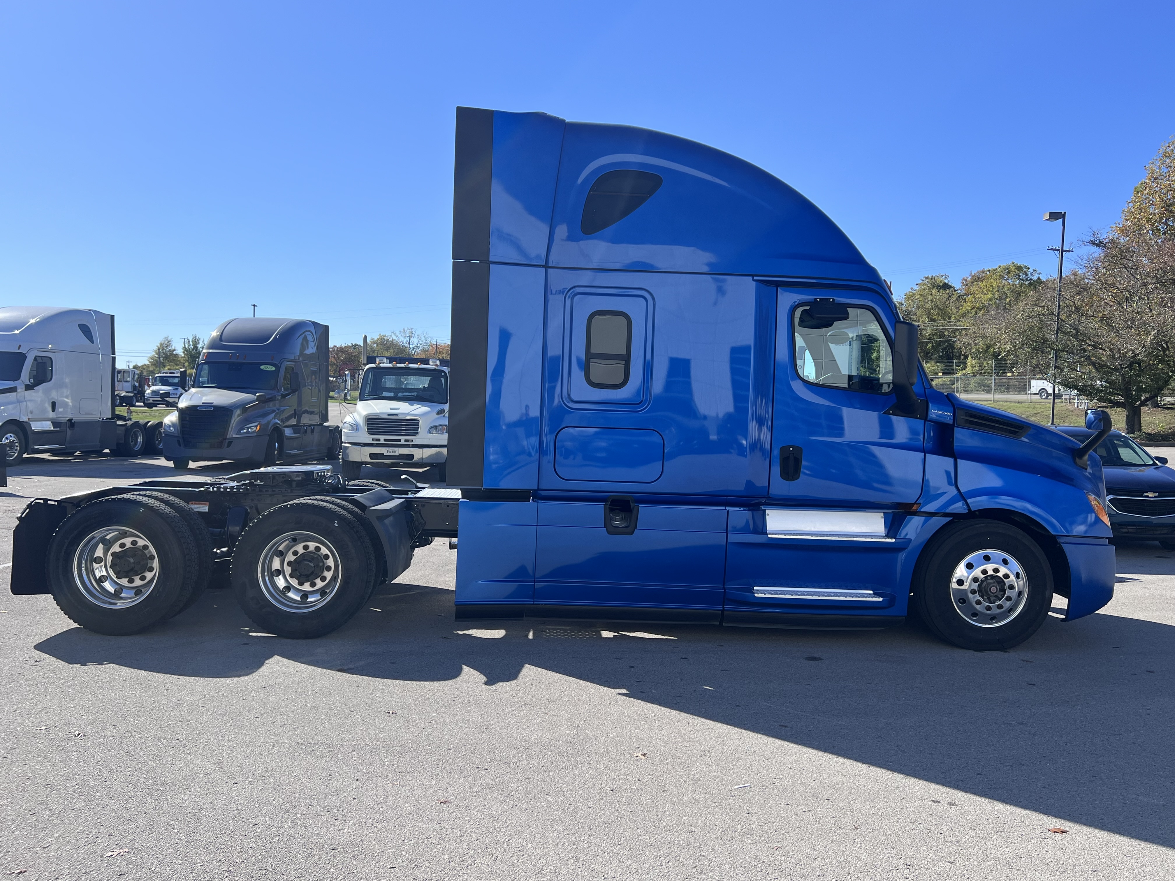 2020 FREIGHTLINER CASCADIA 126SLP - image 7