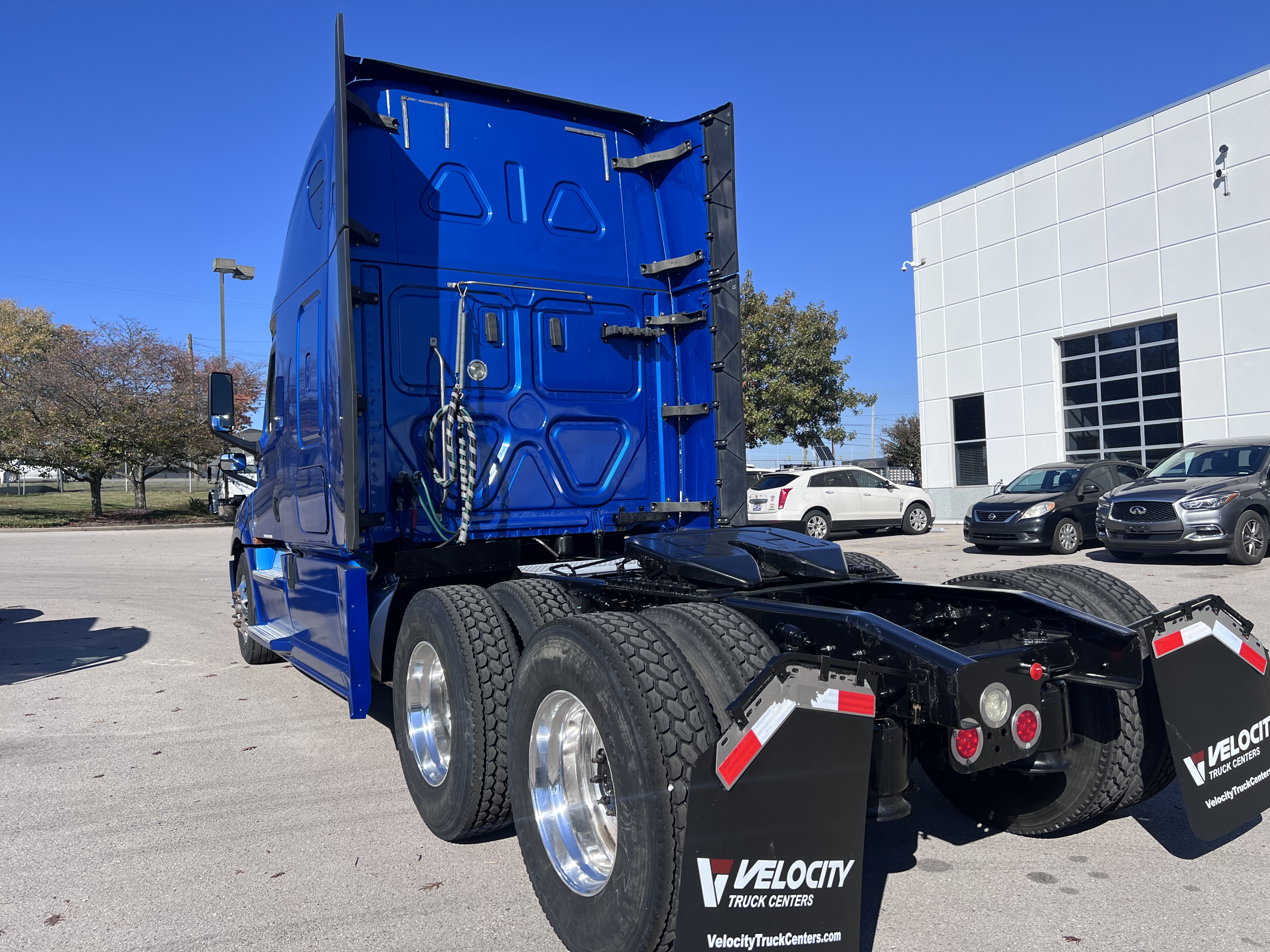 2020 FREIGHTLINER CASCADIA 126SLP - image 4