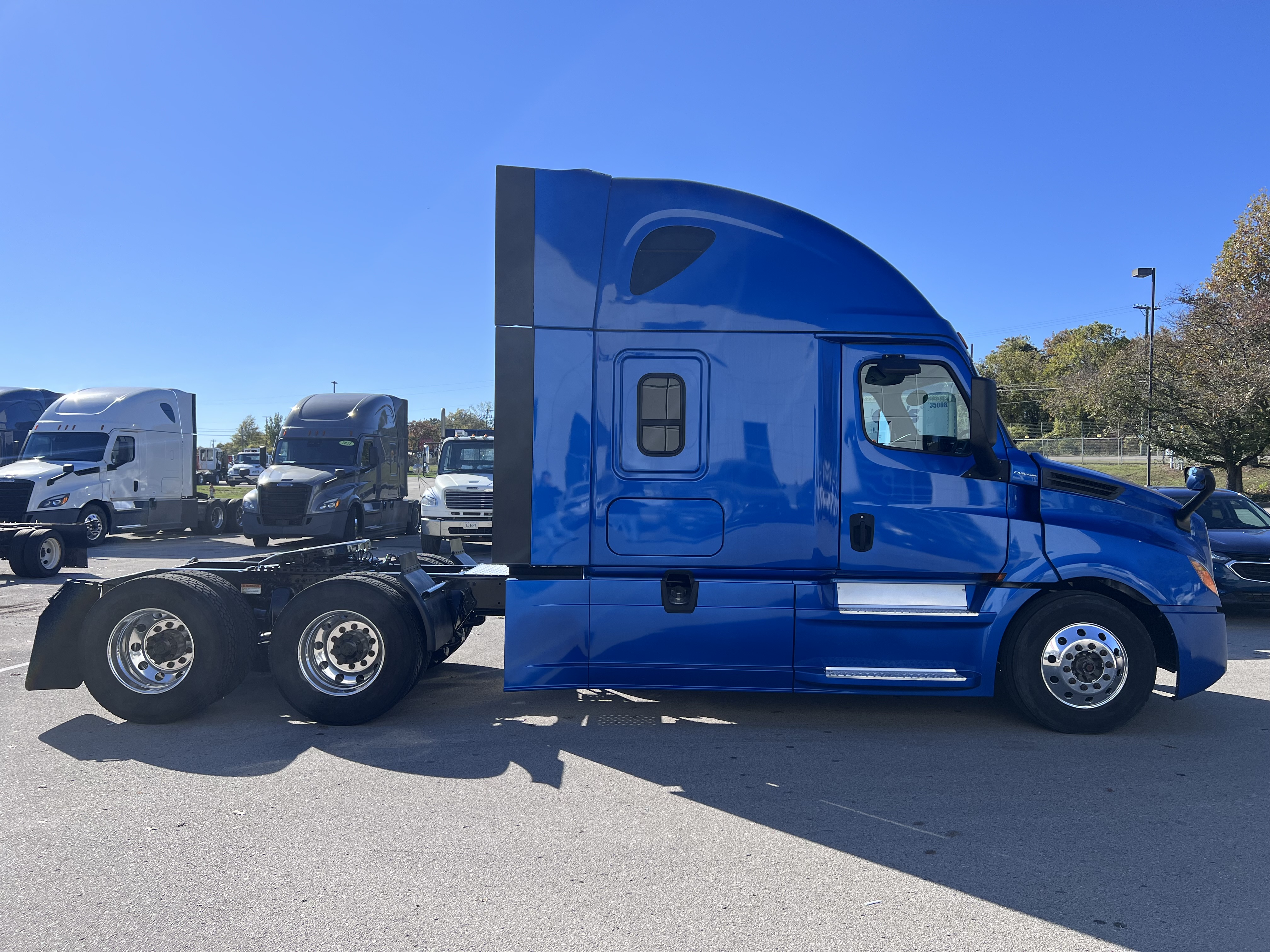 2020 FREIGHTLINER CASCADIA 126SLP - image 7