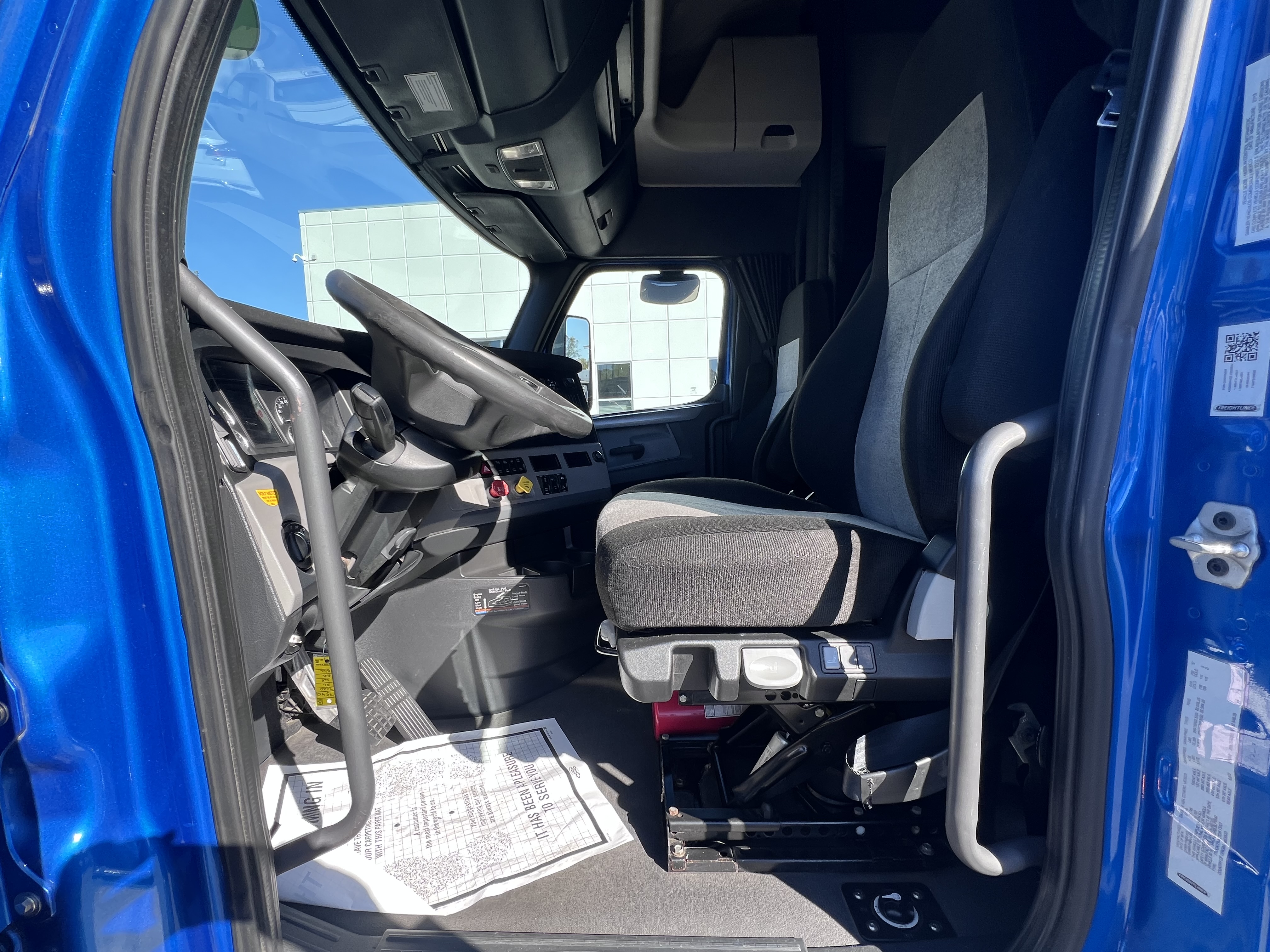 2020 FREIGHTLINER CASCADIA 126SLP - image 12
