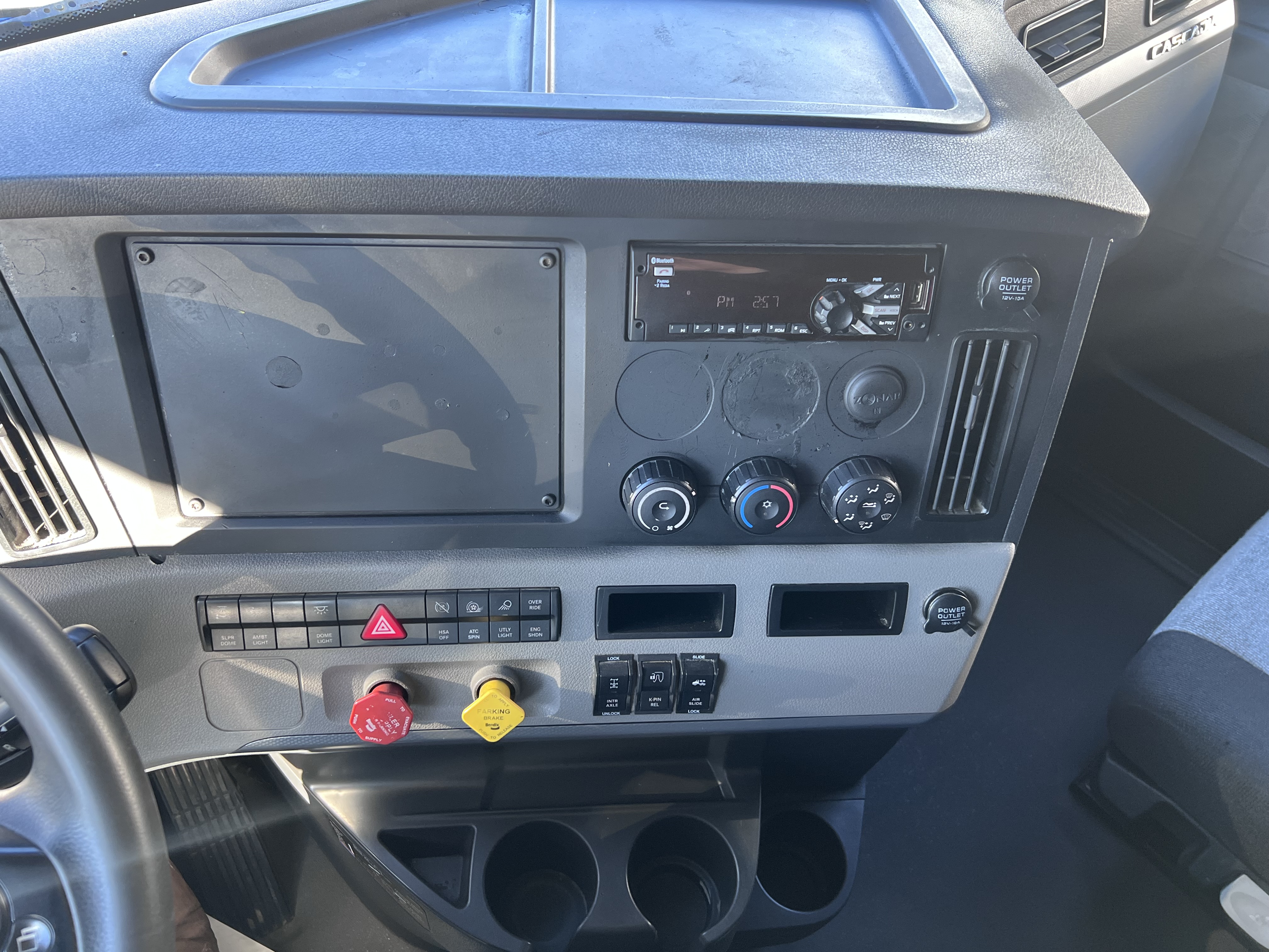 2020 FREIGHTLINER CASCADIA 126SLP - image 17