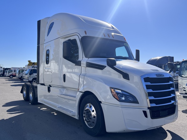 FREIGHTLINER CASCADIA 126SLP 2020