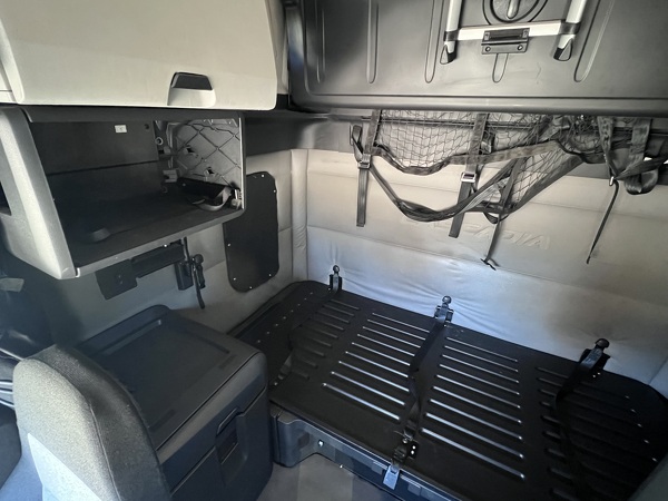 FREIGHTLINER CASCADIA 126SLP 2020