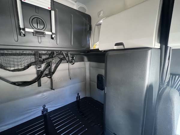 FREIGHTLINER CASCADIA 126SLP 2020