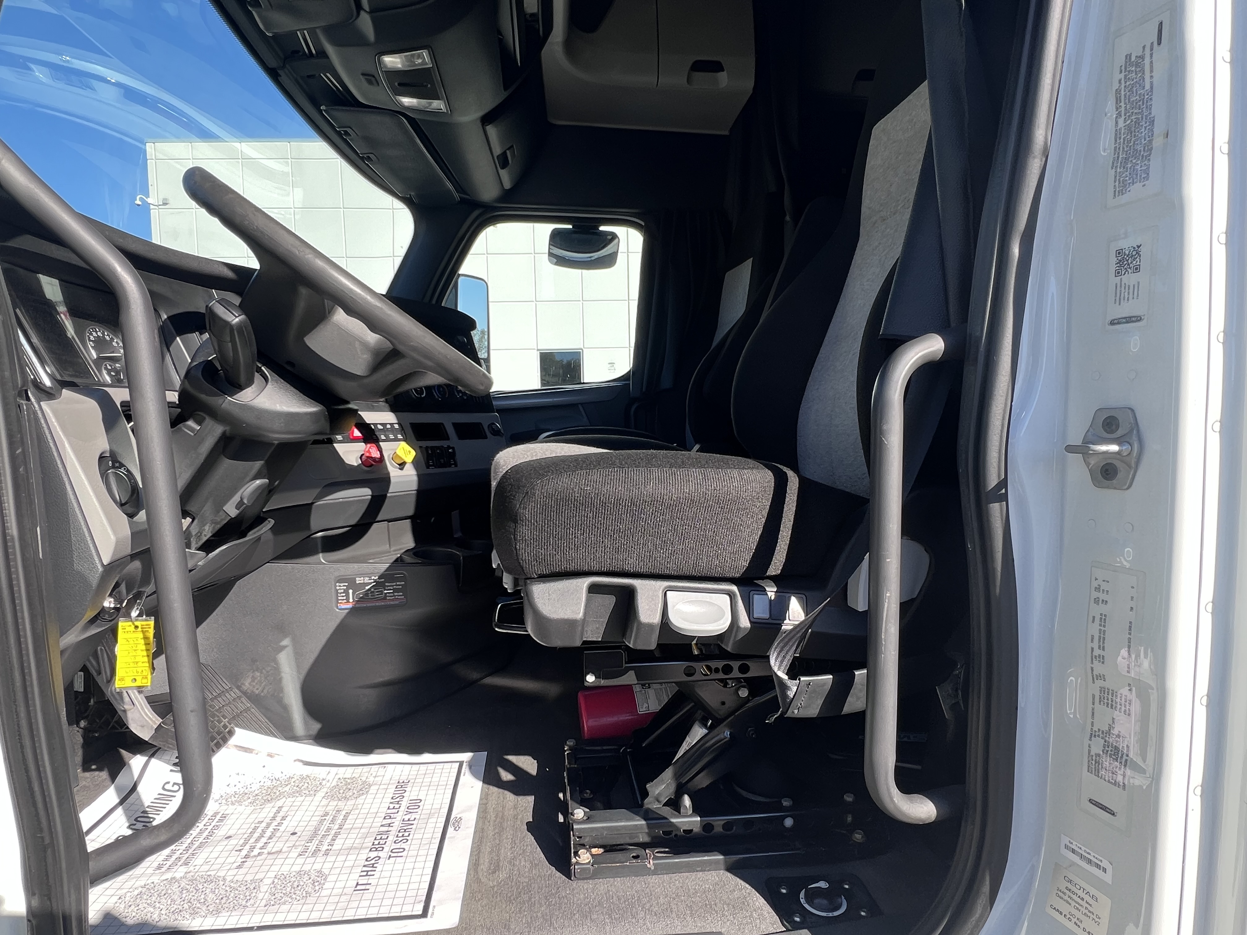 2020 FREIGHTLINER CASCADIA 126SLP - image 14