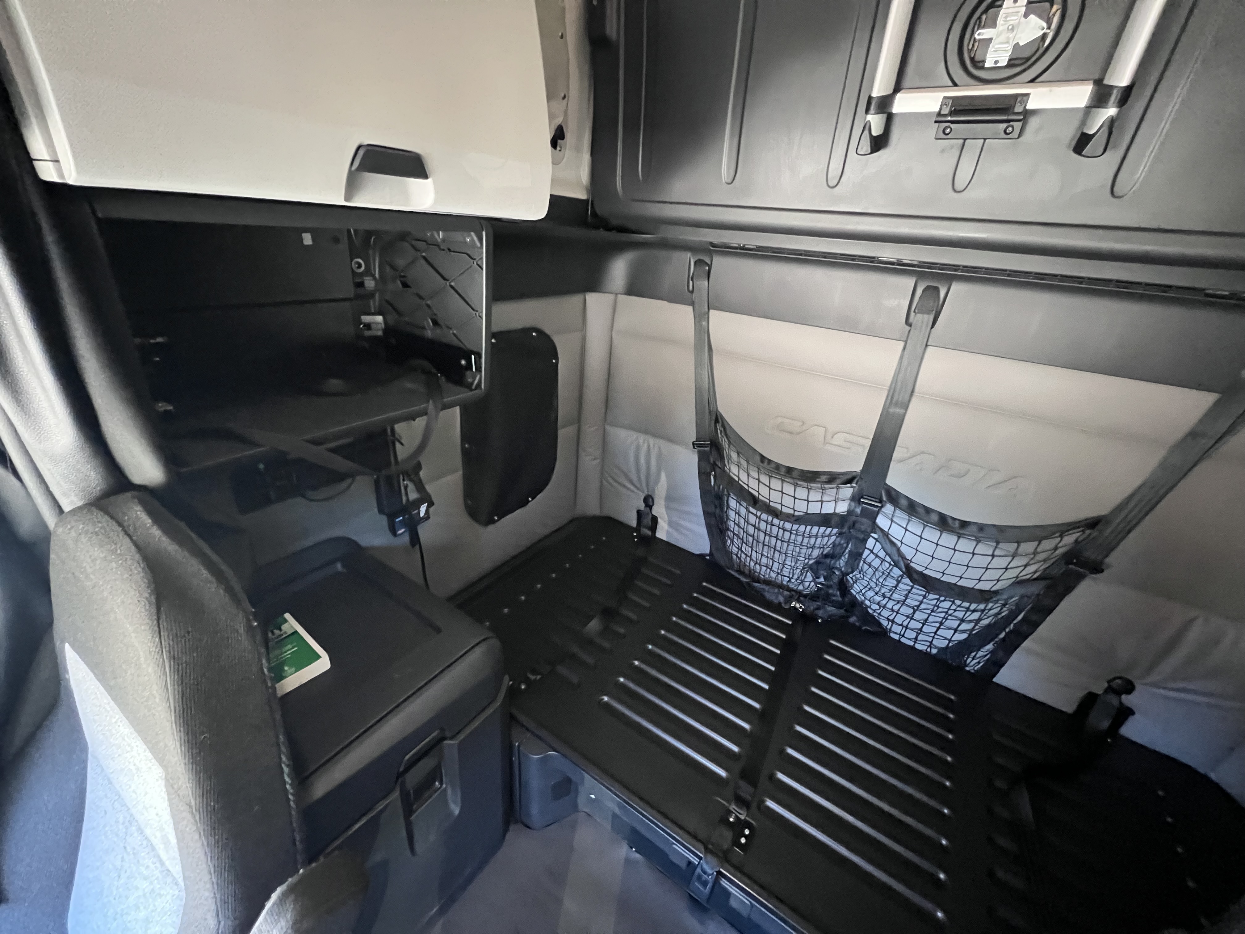 2020 FREIGHTLINER CASCADIA 126SLP - image 20