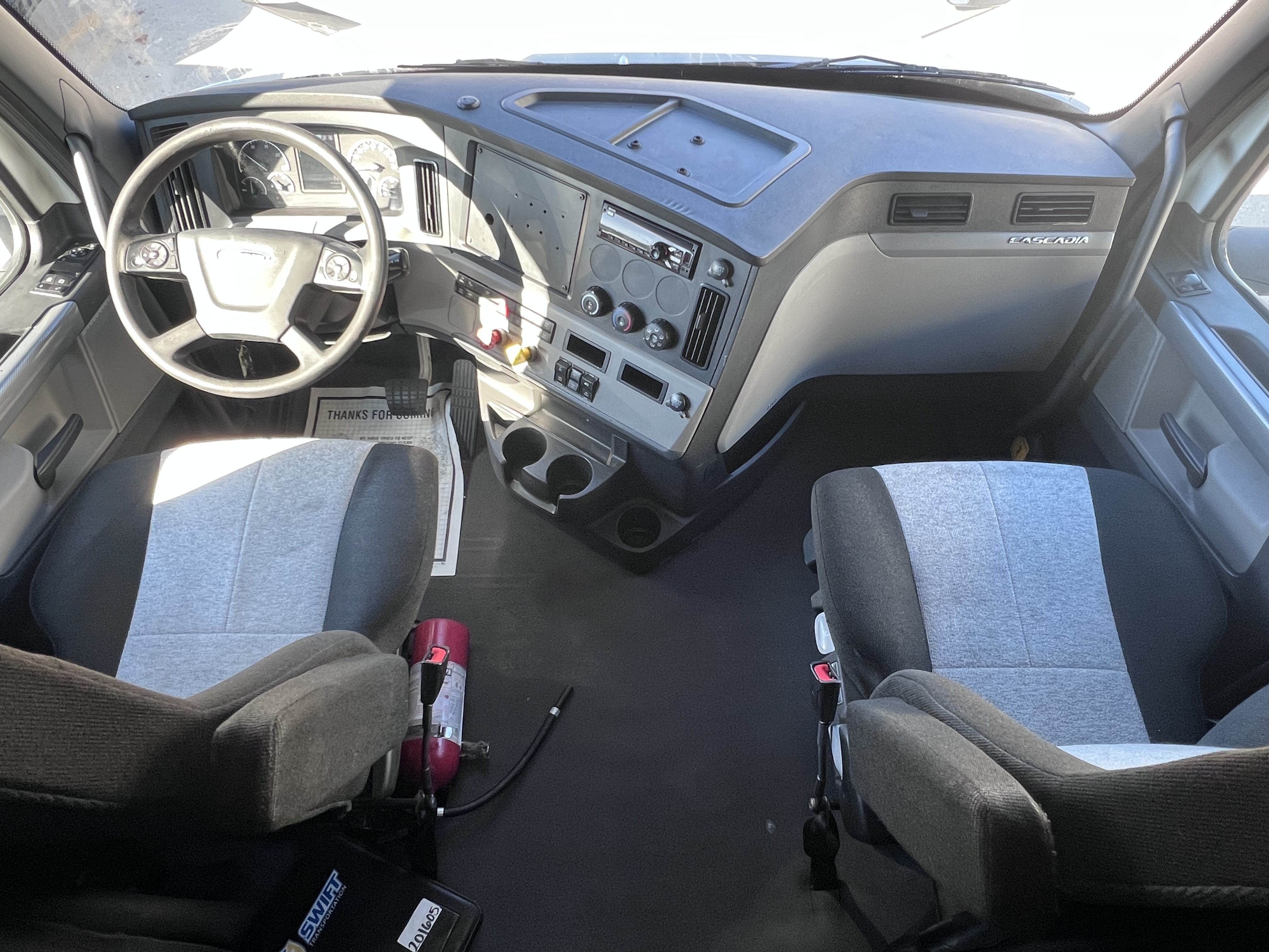 2020 FREIGHTLINER CASCADIA 126SLP - image 25