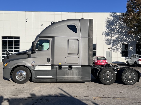 FREIGHTLINER CASCADIA 126SLP 2021