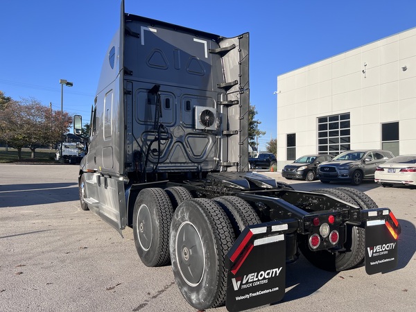FREIGHTLINER CASCADIA 126SLP 2021