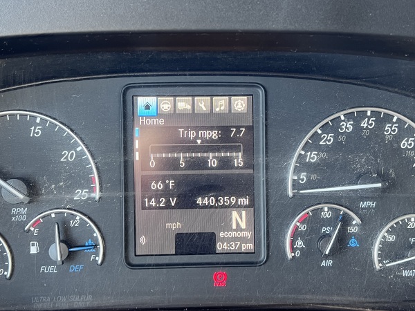 FREIGHTLINER CASCADIA 126SLP 2021