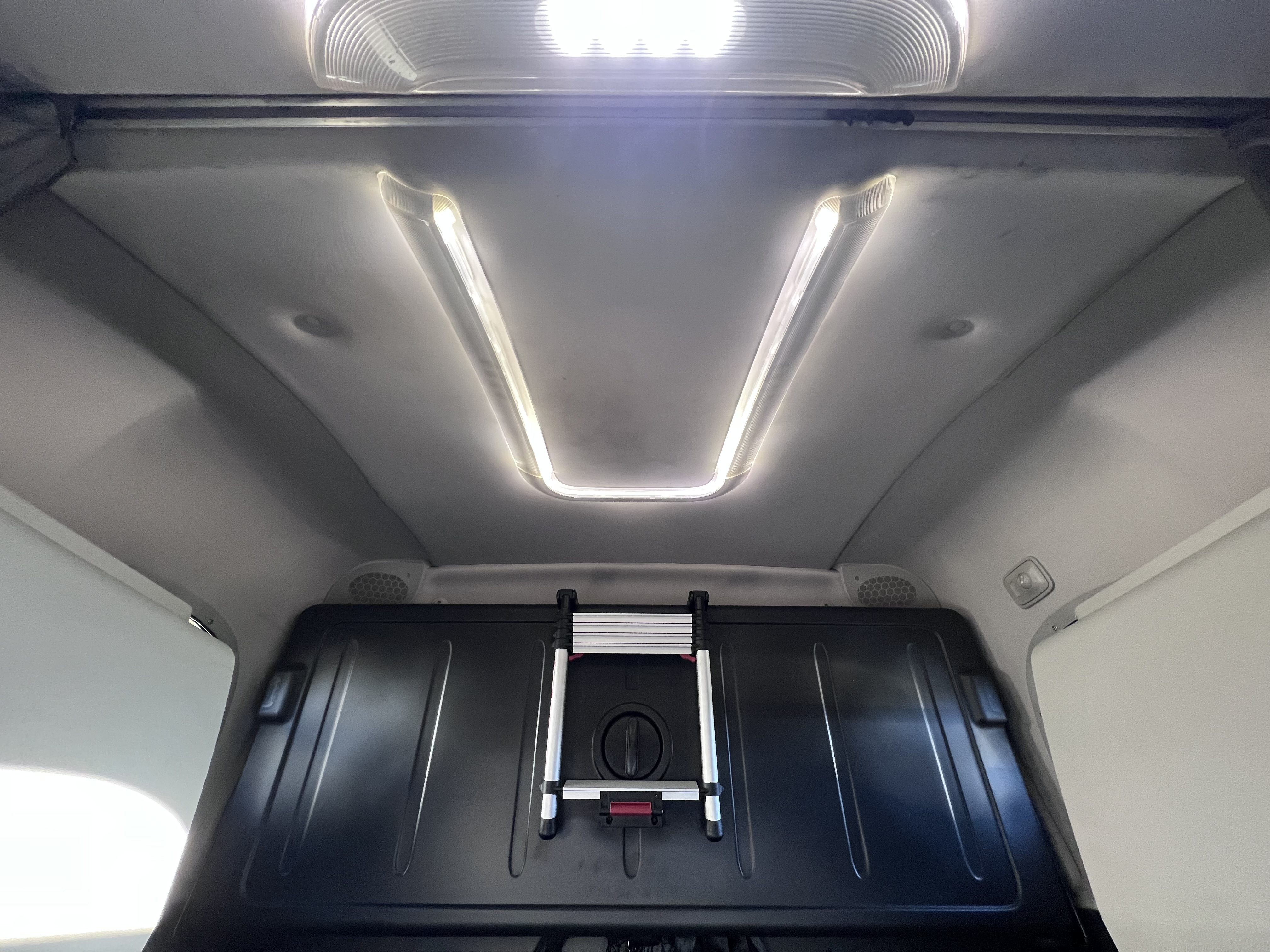 2021 FREIGHTLINER CASCADIA 126SLP - image 24