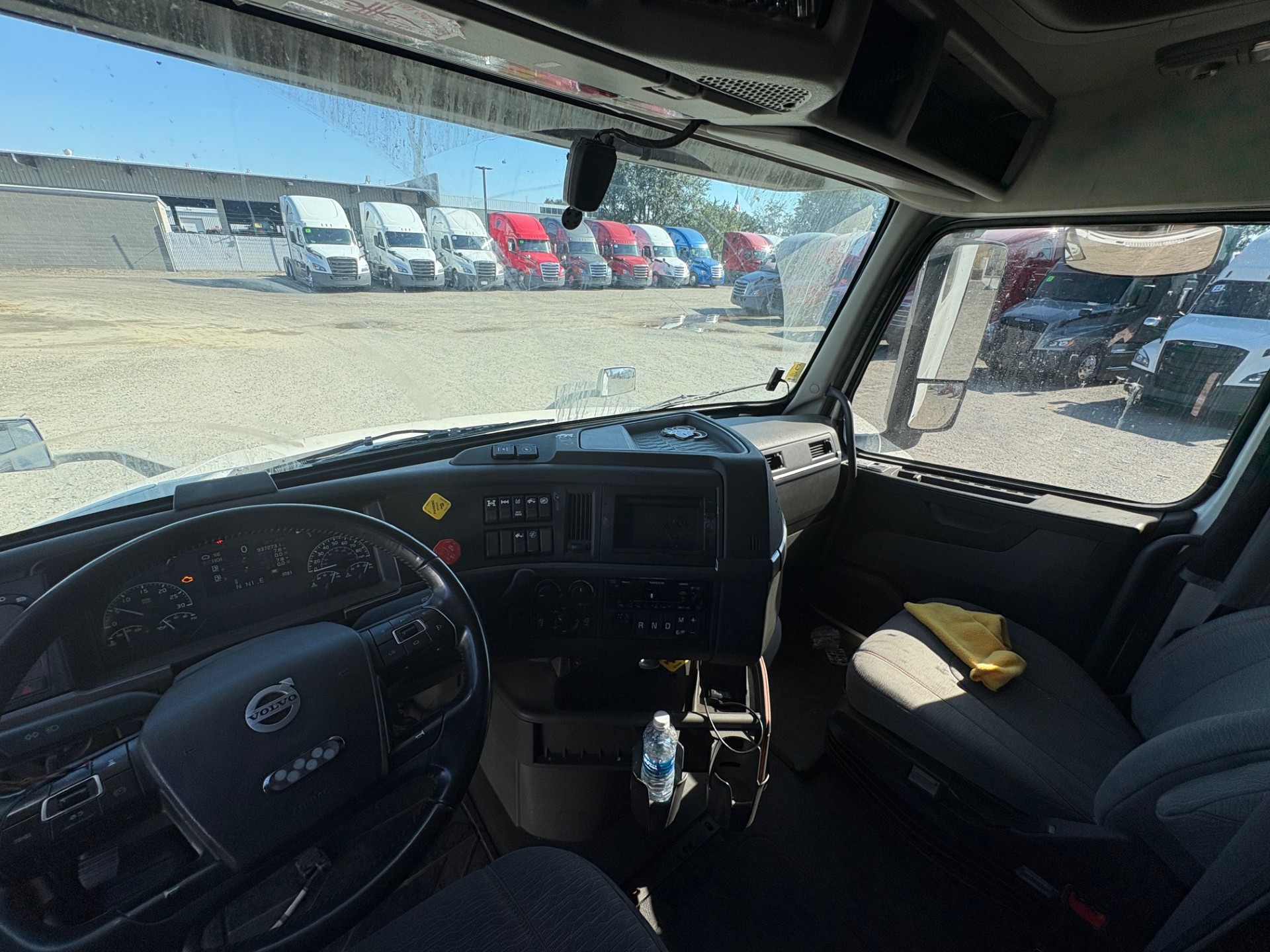 2020 VOLVO VNL760 - image 19