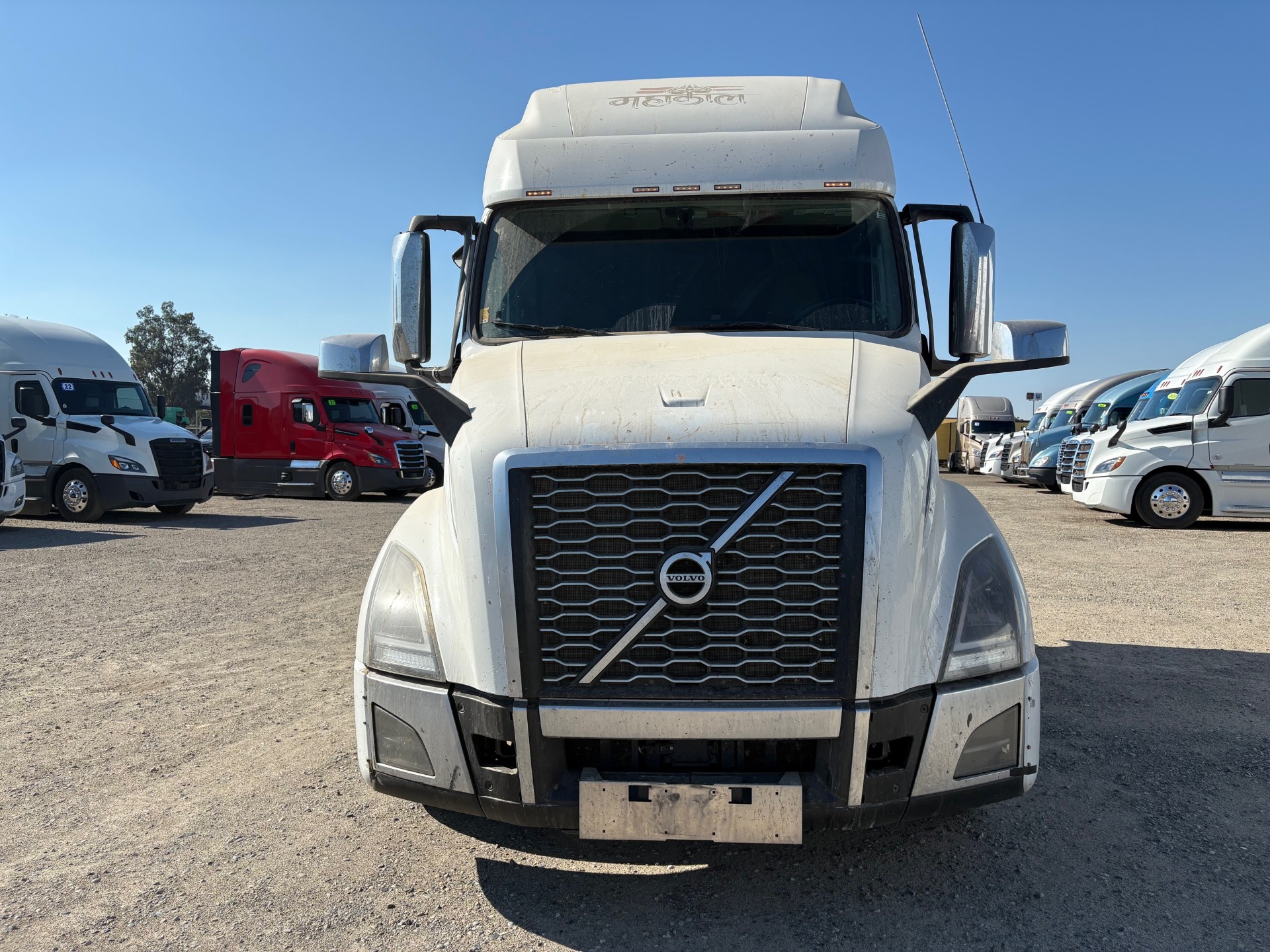 2020 VOLVO VNL760 - image 2