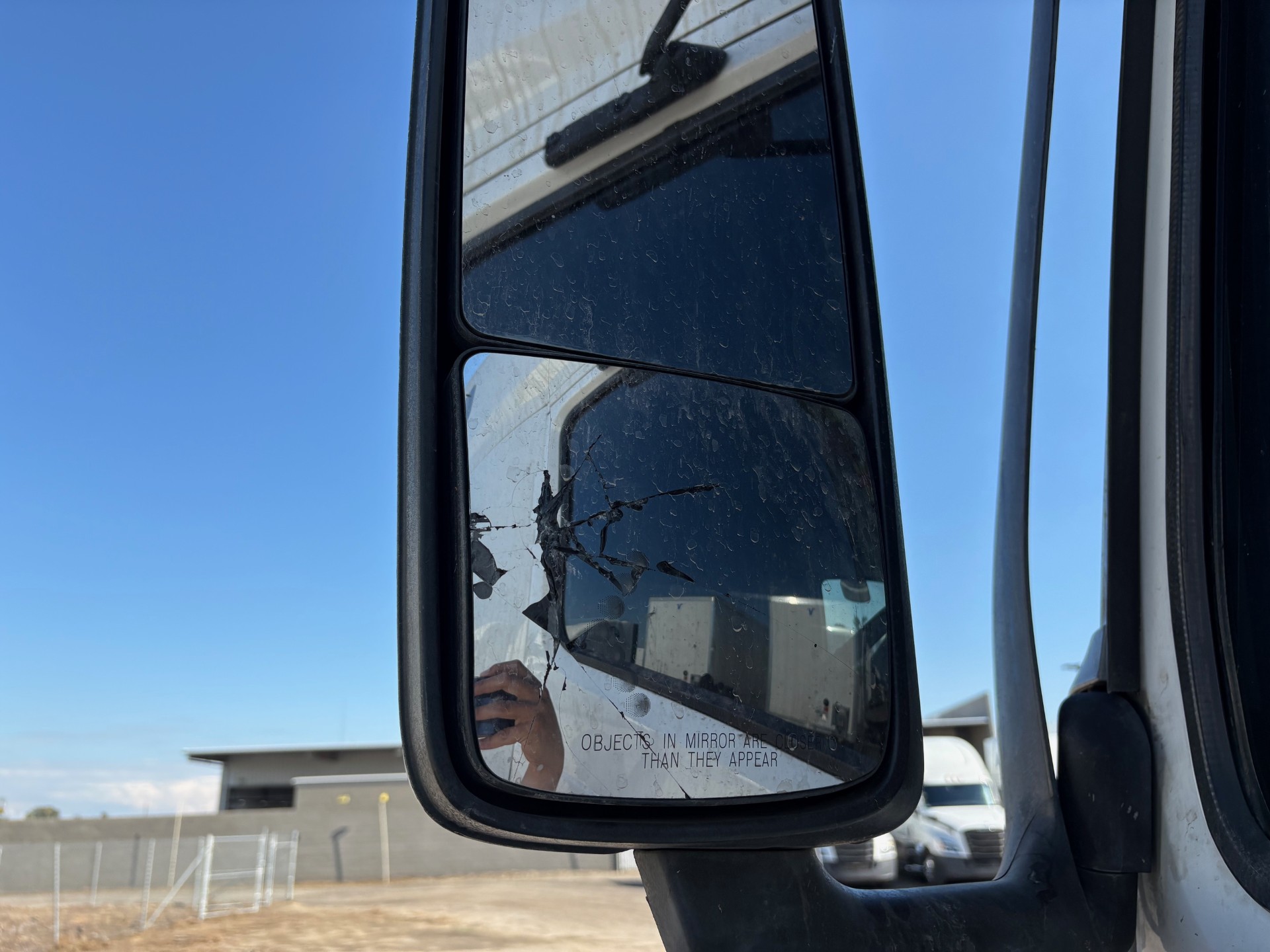 2020 VOLVO VNL760 - image 10