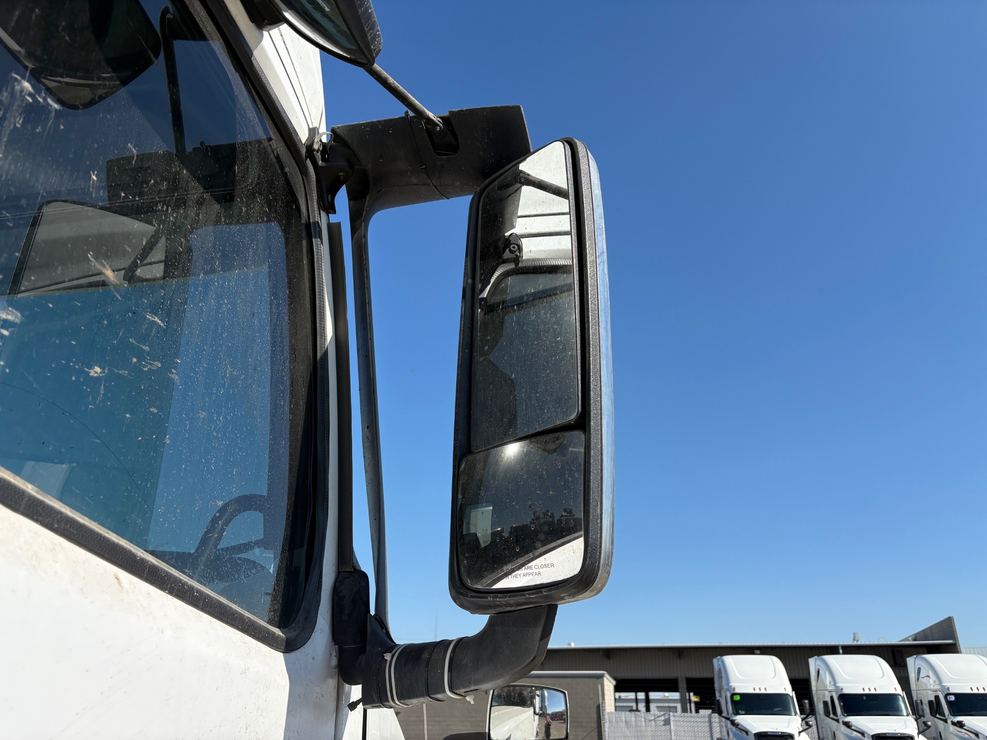 2020 VOLVO VNL760 - image 6