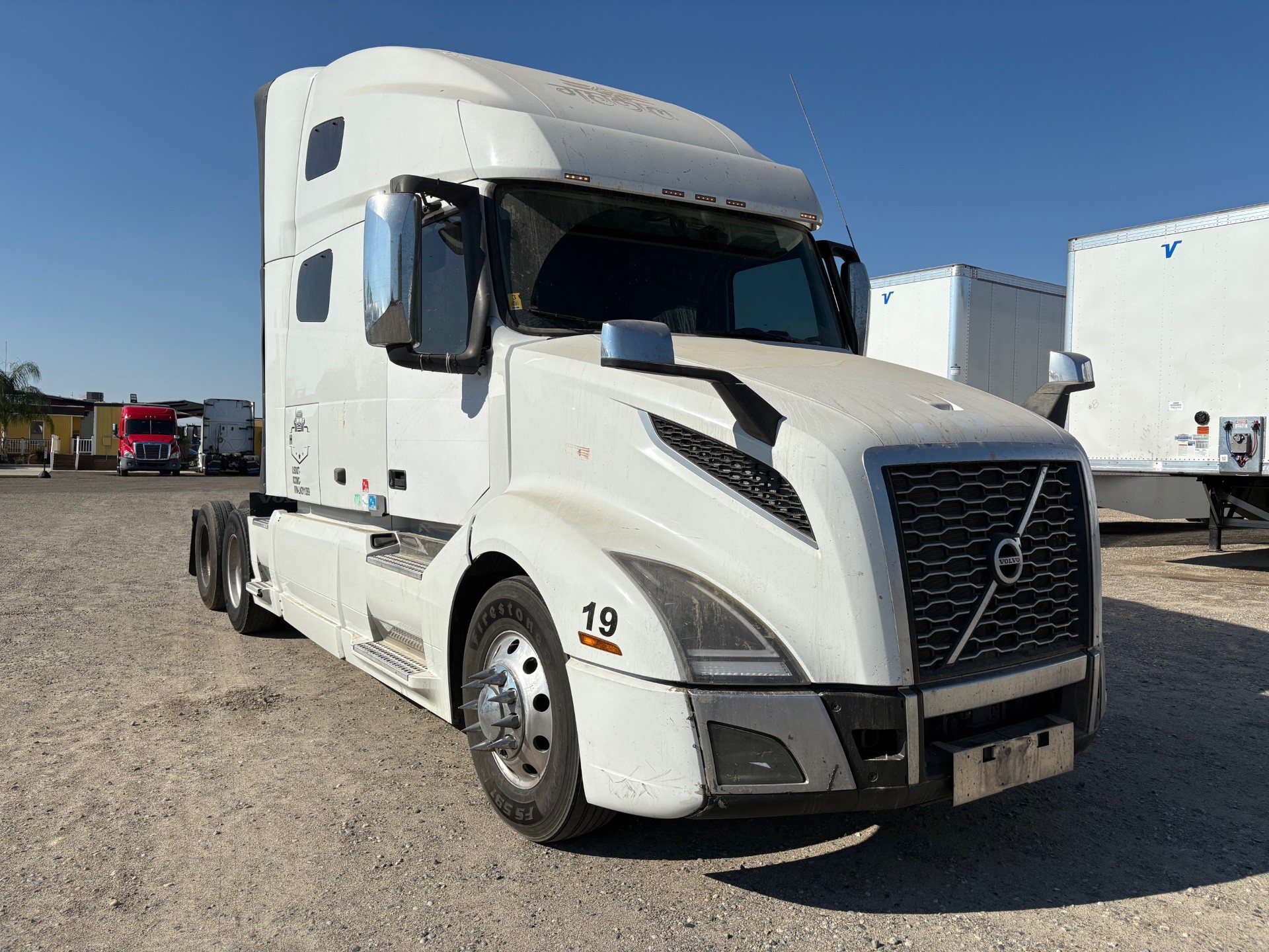 2020 VOLVO VNL760 - image 3
