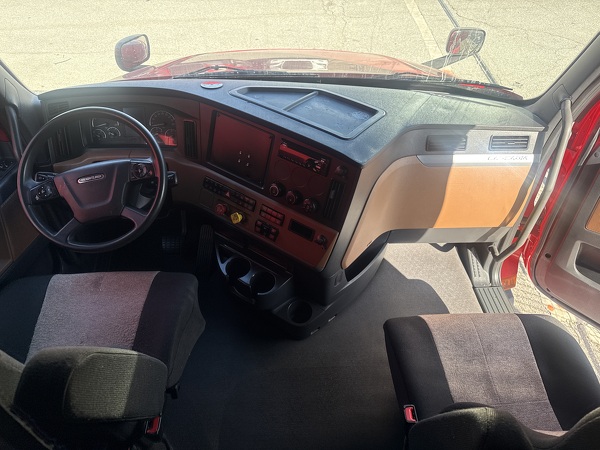 FREIGHTLINER CASCADIA 126SLP 2021