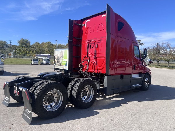 FREIGHTLINER CASCADIA 126SLP 2020