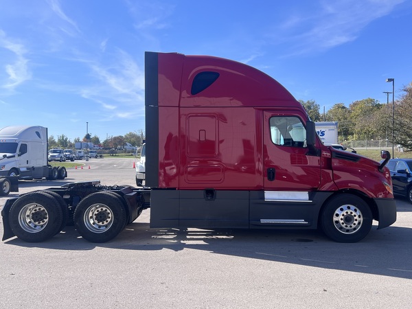 FREIGHTLINER CASCADIA 126SLP 2020