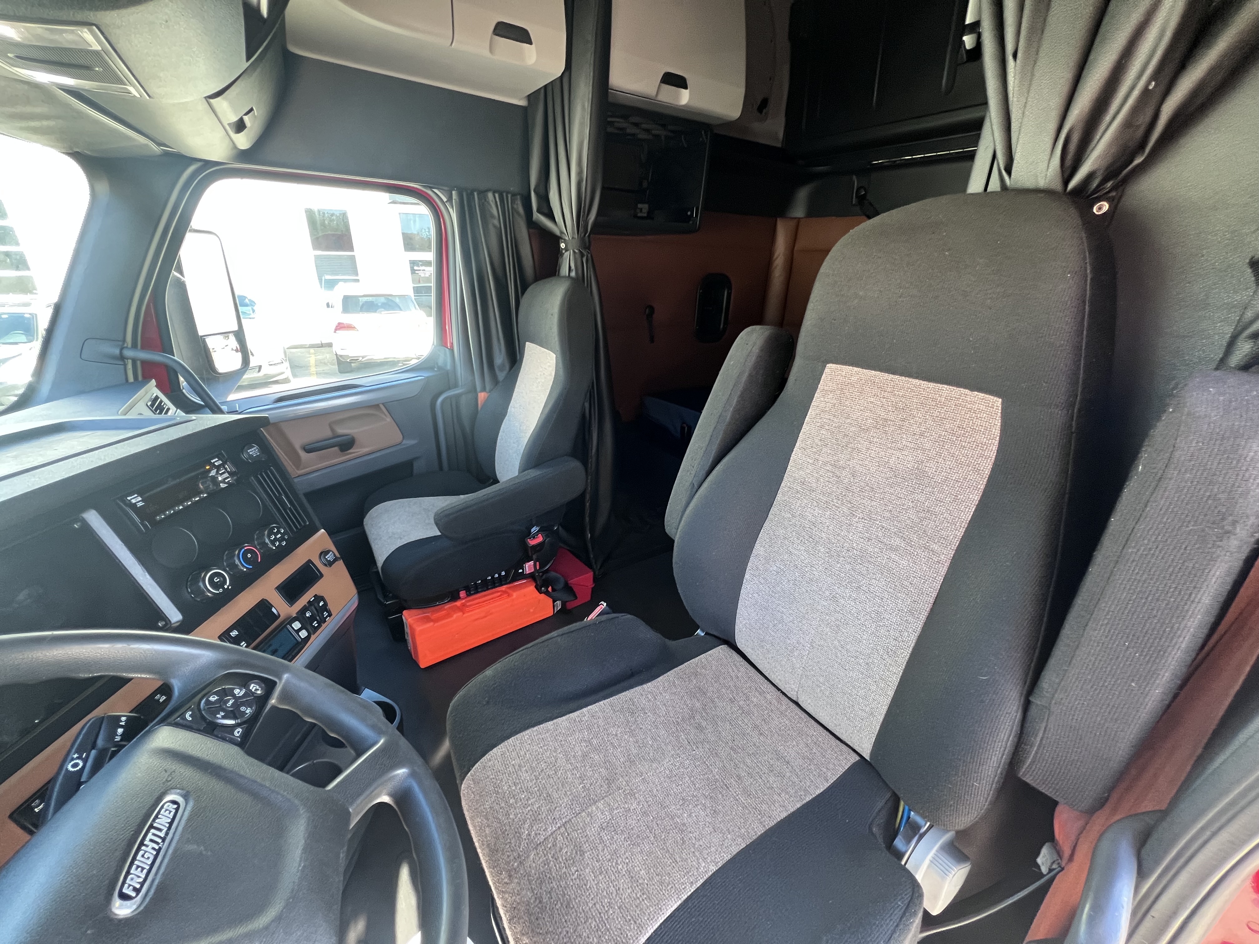 2020 FREIGHTLINER CASCADIA 126SLP - image 14