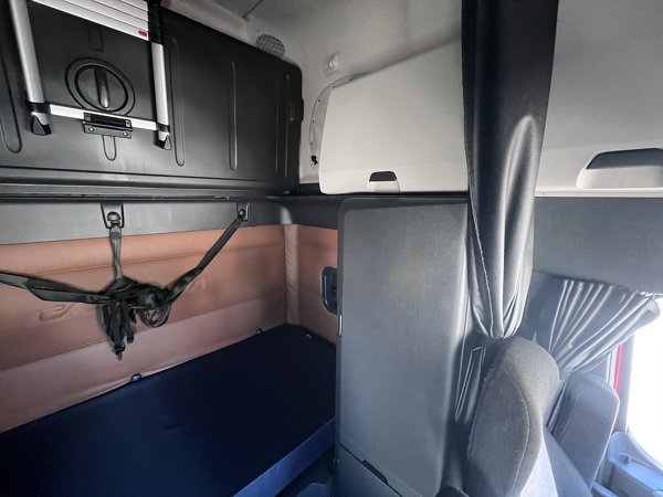 FREIGHTLINER CASCADIA 126SLP 2020