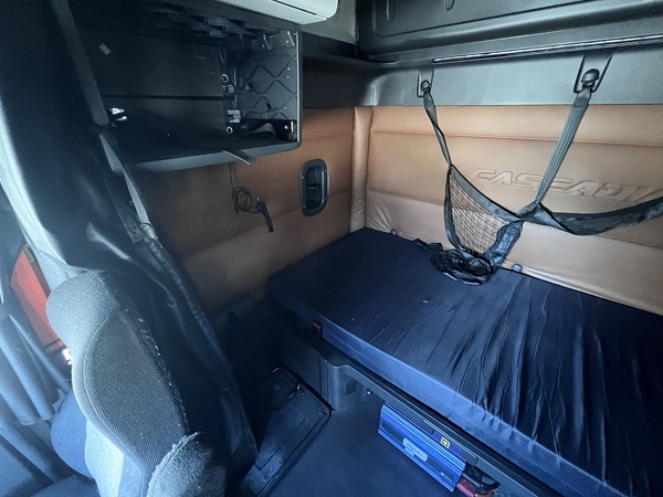 FREIGHTLINER CASCADIA 126SLP 2020