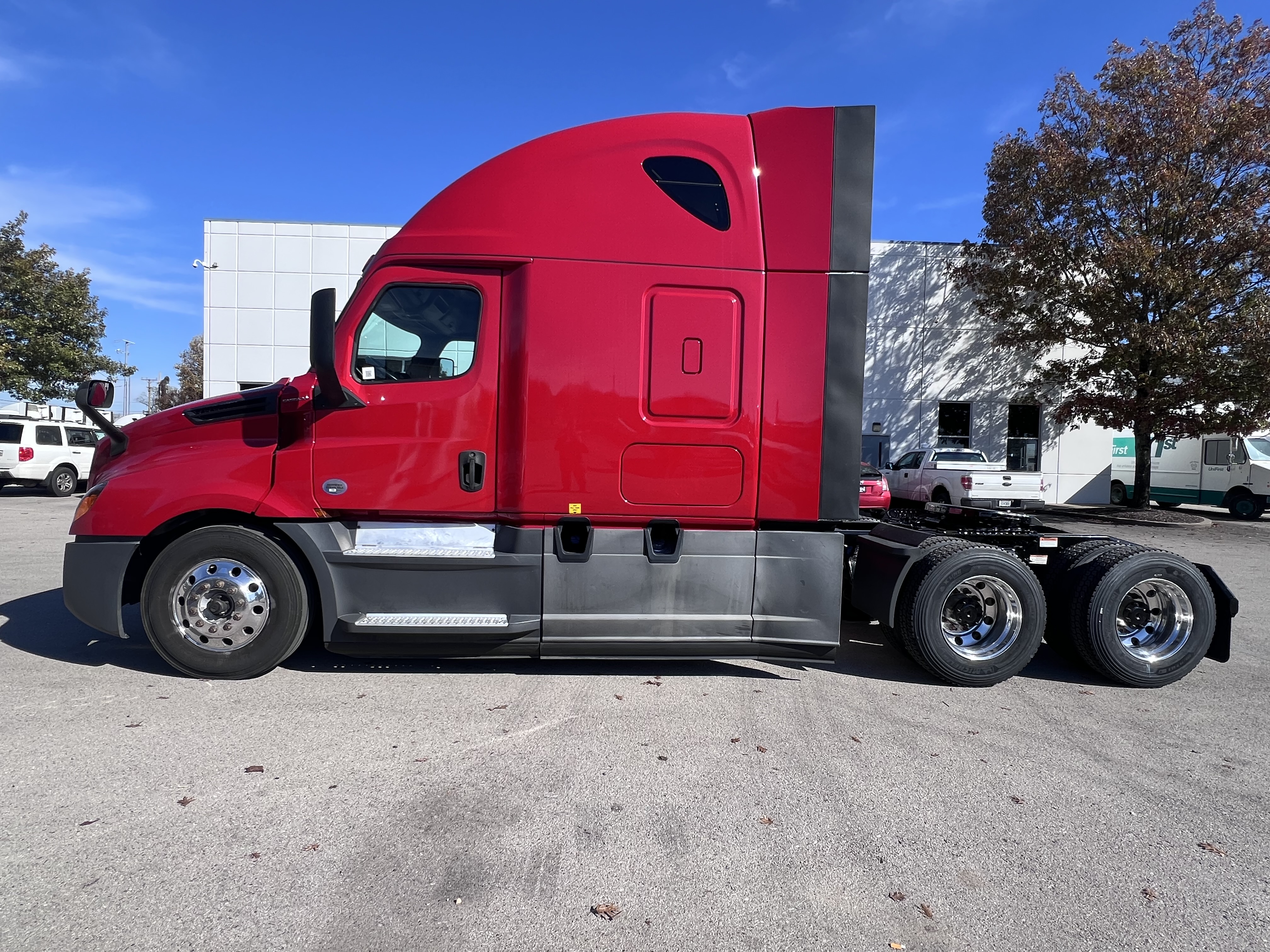 2020 FREIGHTLINER CASCADIA 126SLP - image 2